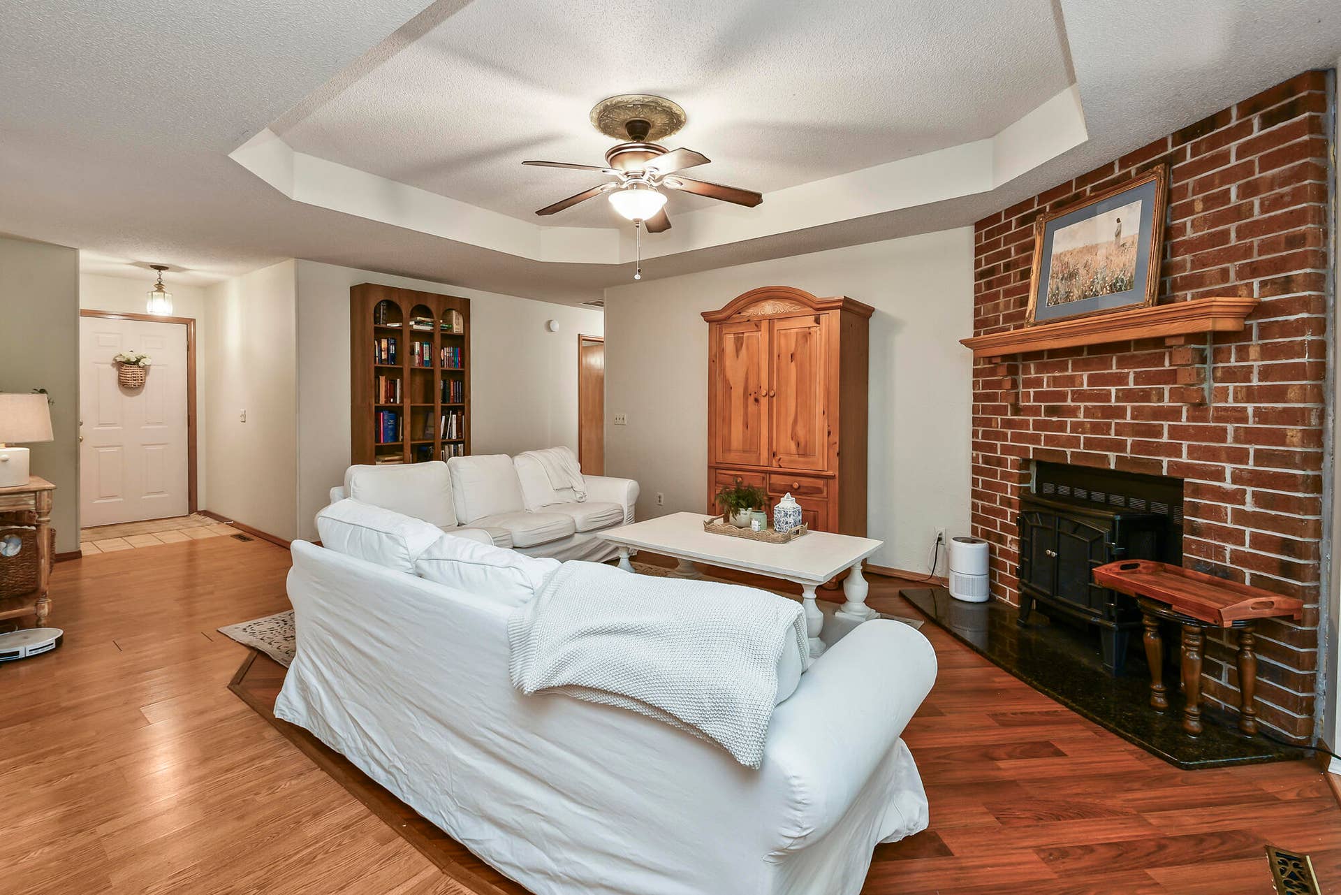 61 Northwoods Drive, Kimberling City, MO 65686 Living Area/Foyer