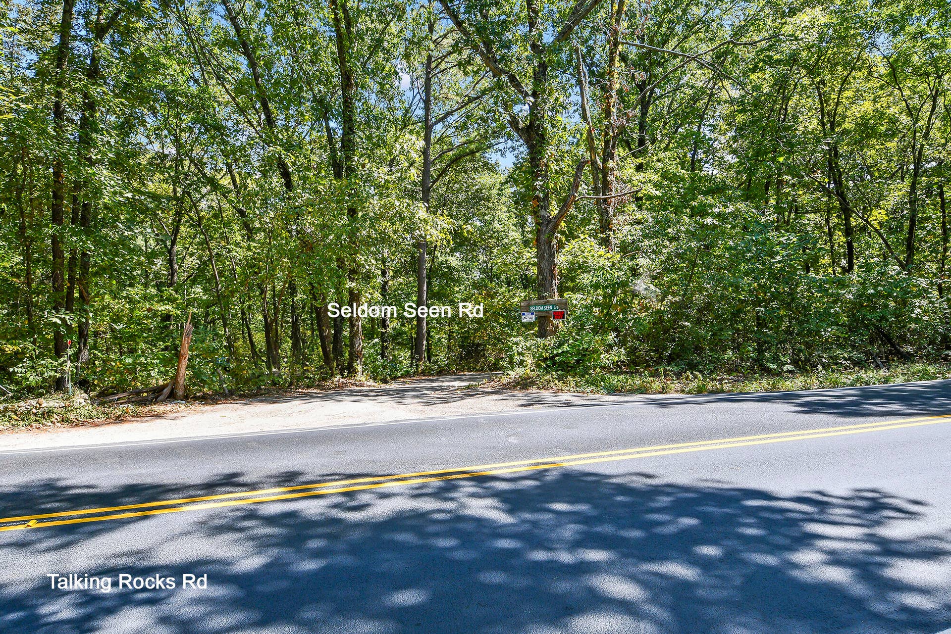 62 Seldom Seen Lane, Branson West, MO 65737 Seldom Seen Lane Entrance