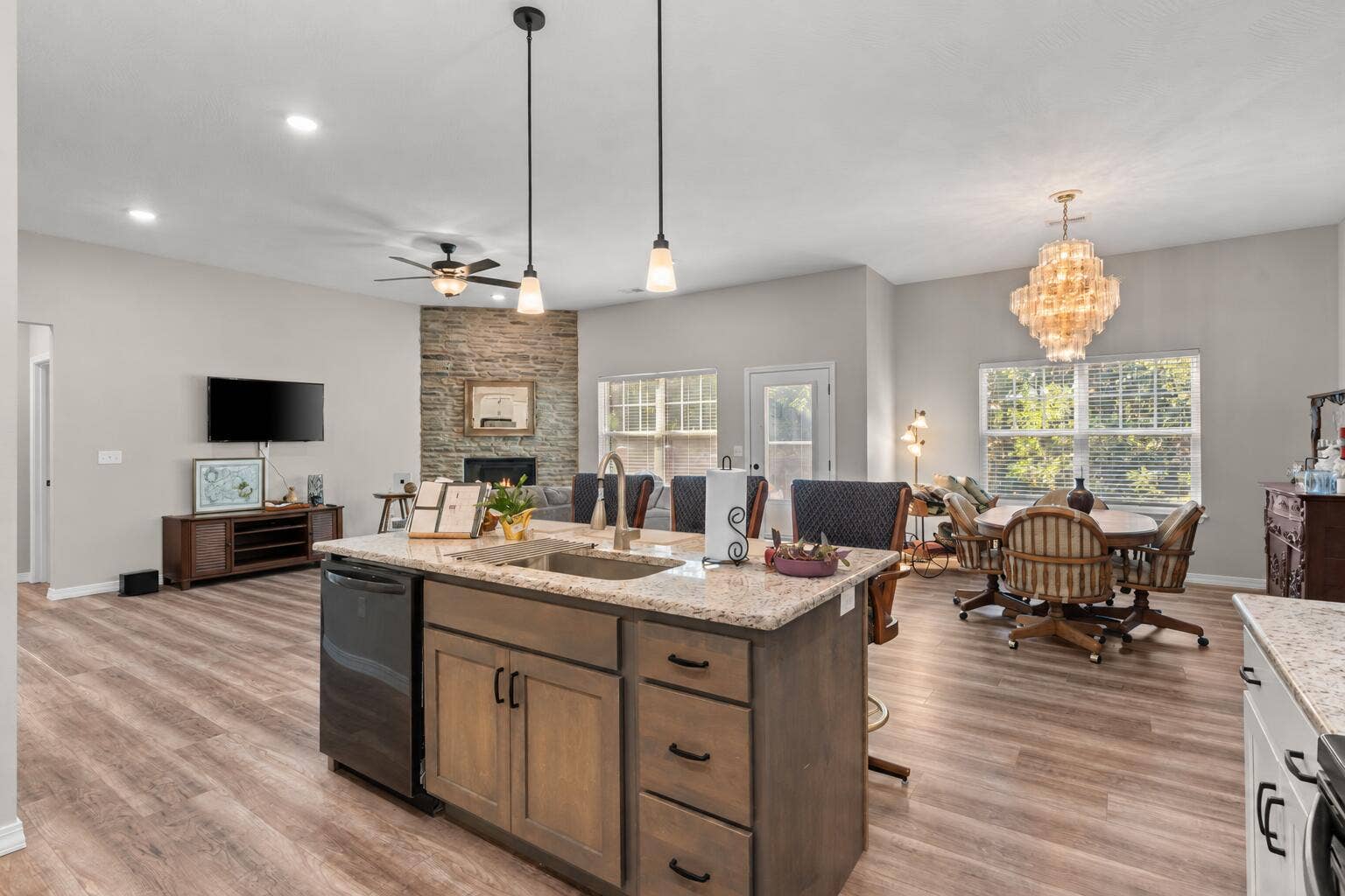 49 E Pine Lane, Reeds Spring, MO 65737 49-E-Pine-Ln-Home-Reeds-Spring