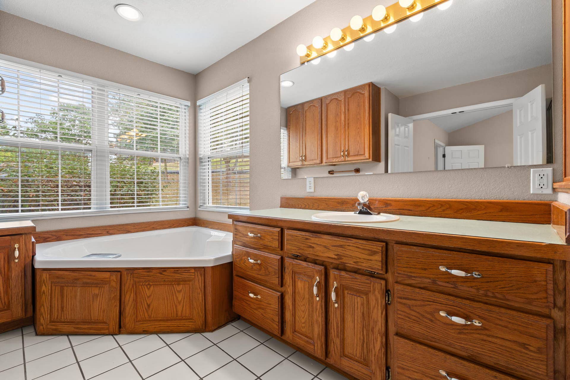 2597 Talking Rocks Road, Branson West, MO 65737 2597 Talking Rocks Road