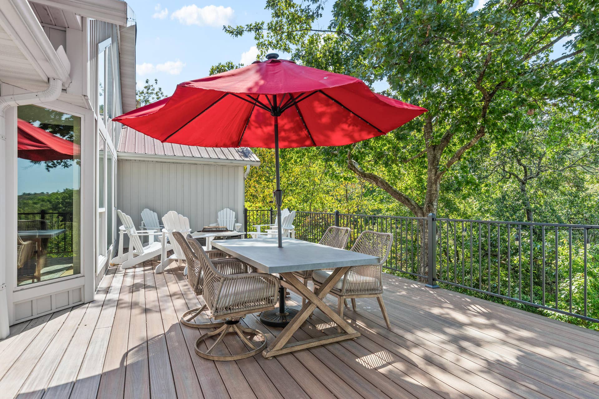 70 Stone Ledge Drive, Branson West, MO 65737 Expansive Composite Deck
