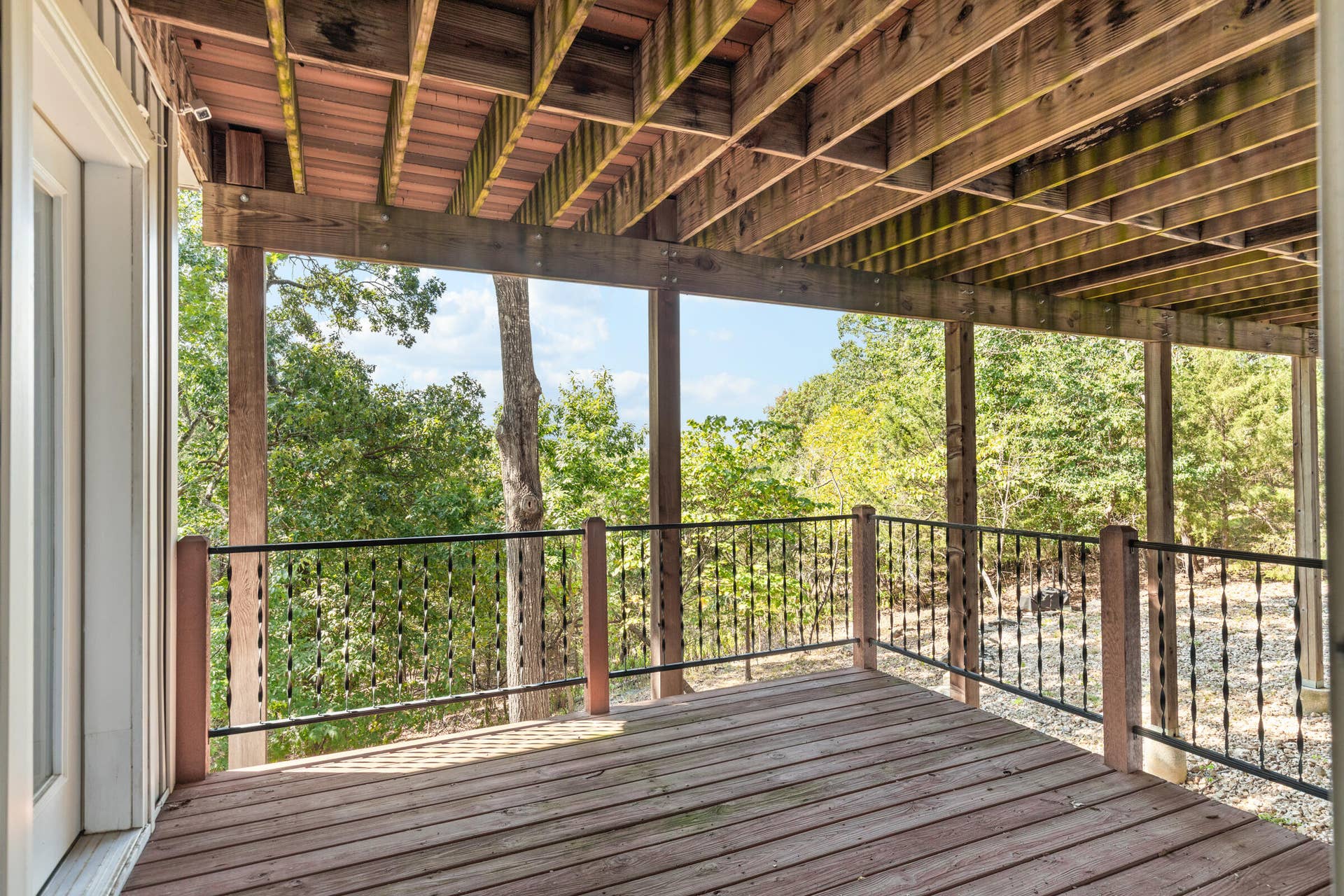 70 Stone Ledge Drive, Branson West, MO 65737 Covered Deck Lower Level
