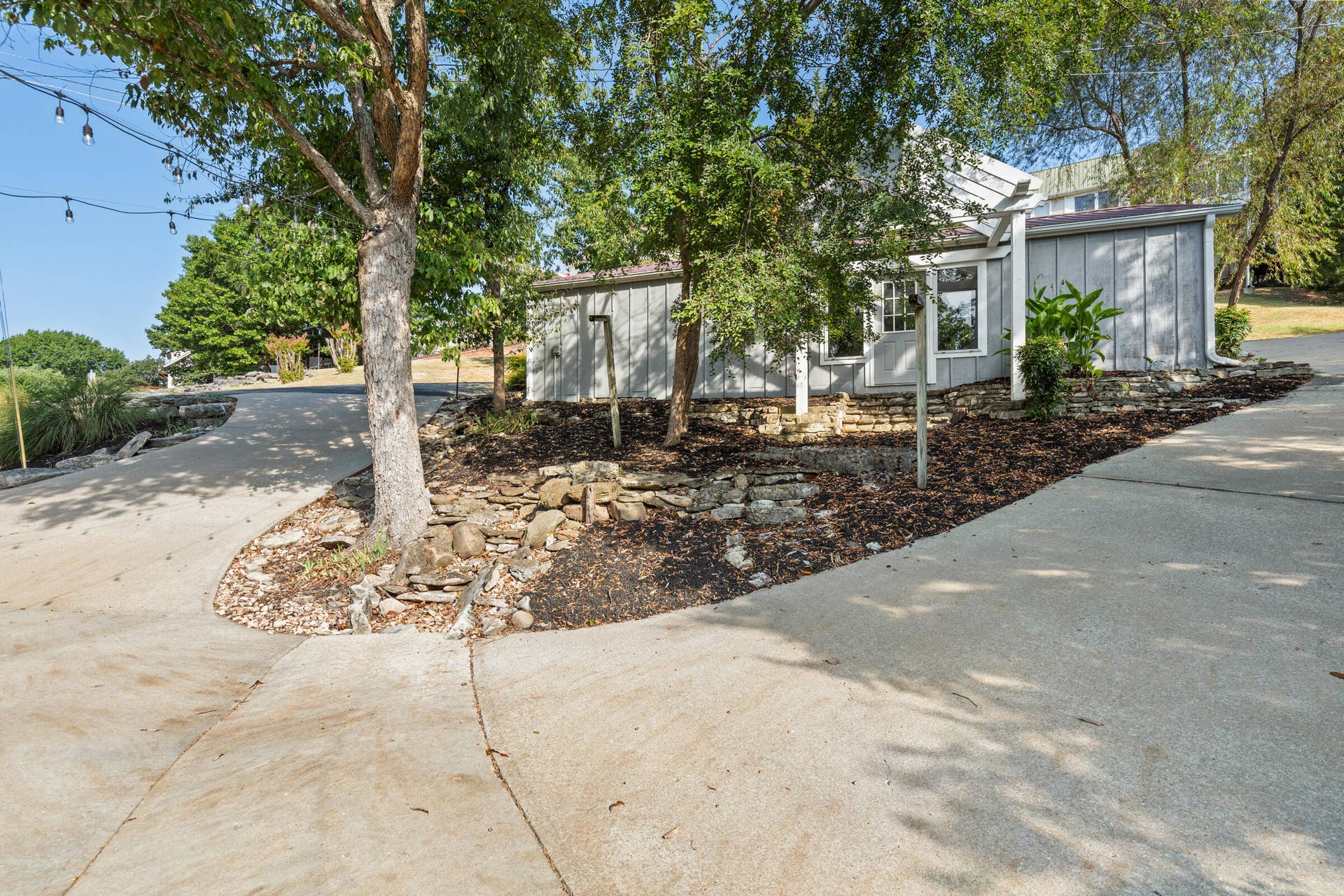 70 Stone Ledge Drive, Branson West, MO 65737 Toy Barn/Workshop/Additional Garage