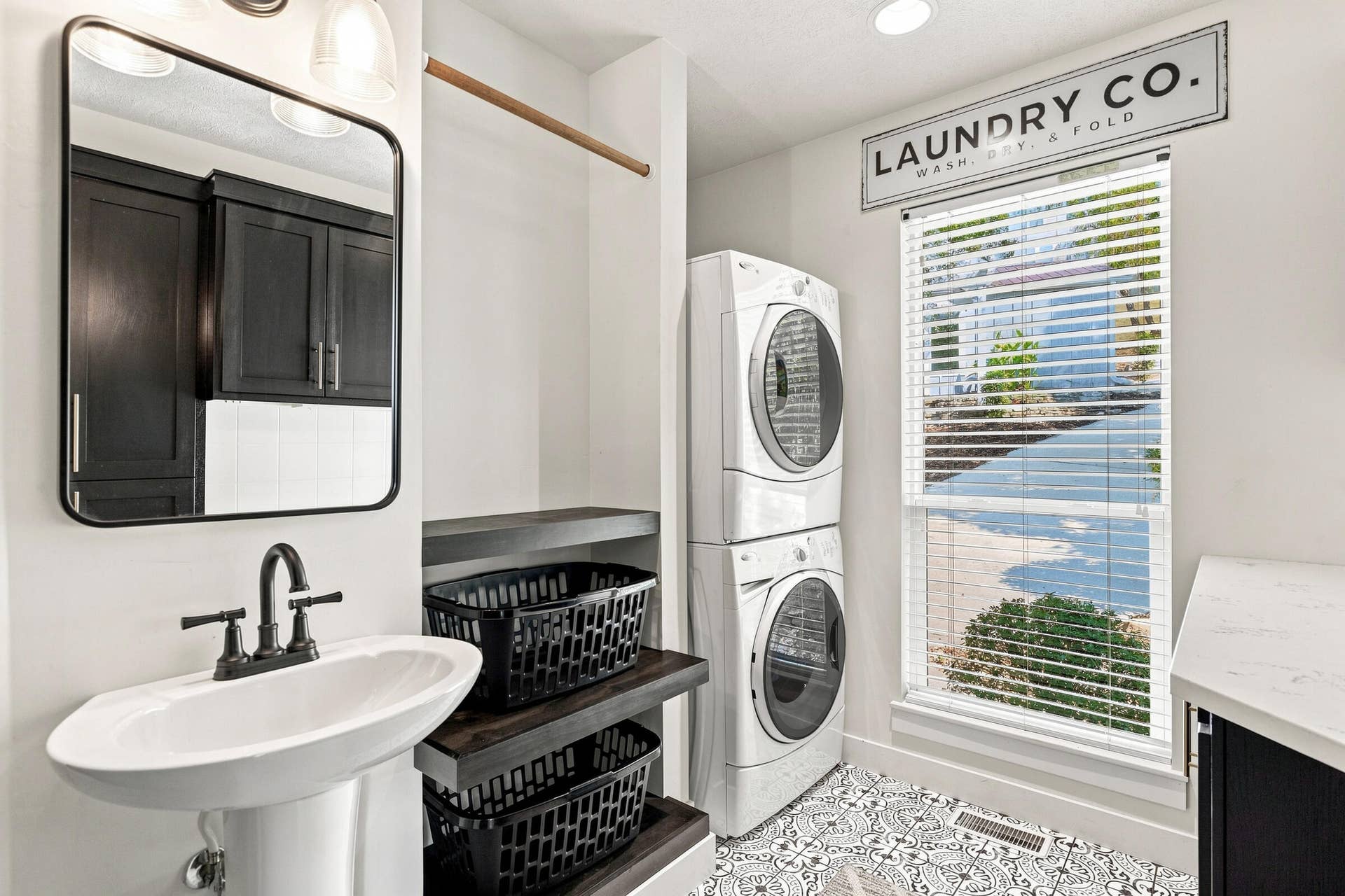 70 Stone Ledge Drive, Branson West, MO 65737 Laundry No Longer a Chore Here