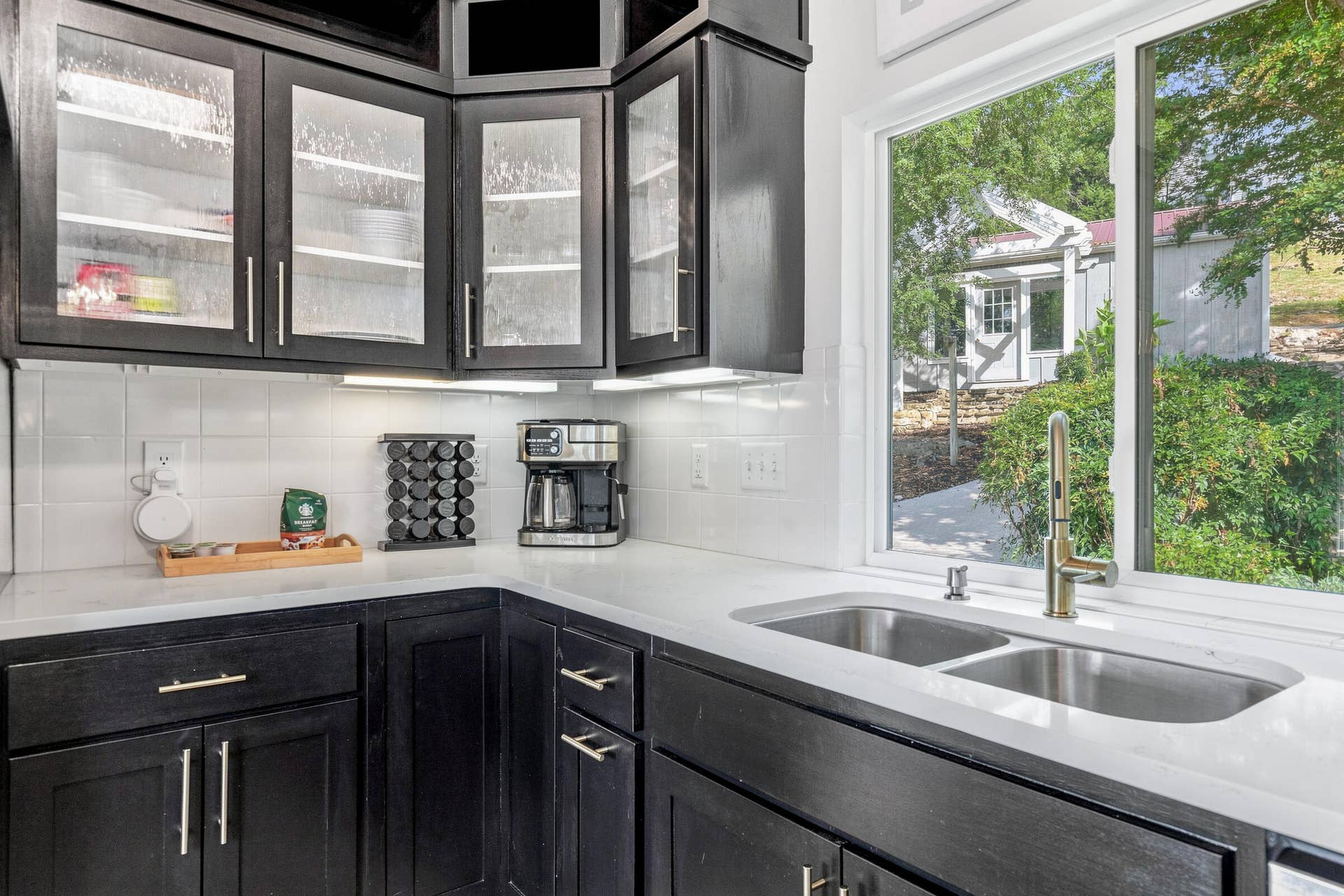 70 Stone Ledge Drive, Branson West, MO 65737 Quartz Counters