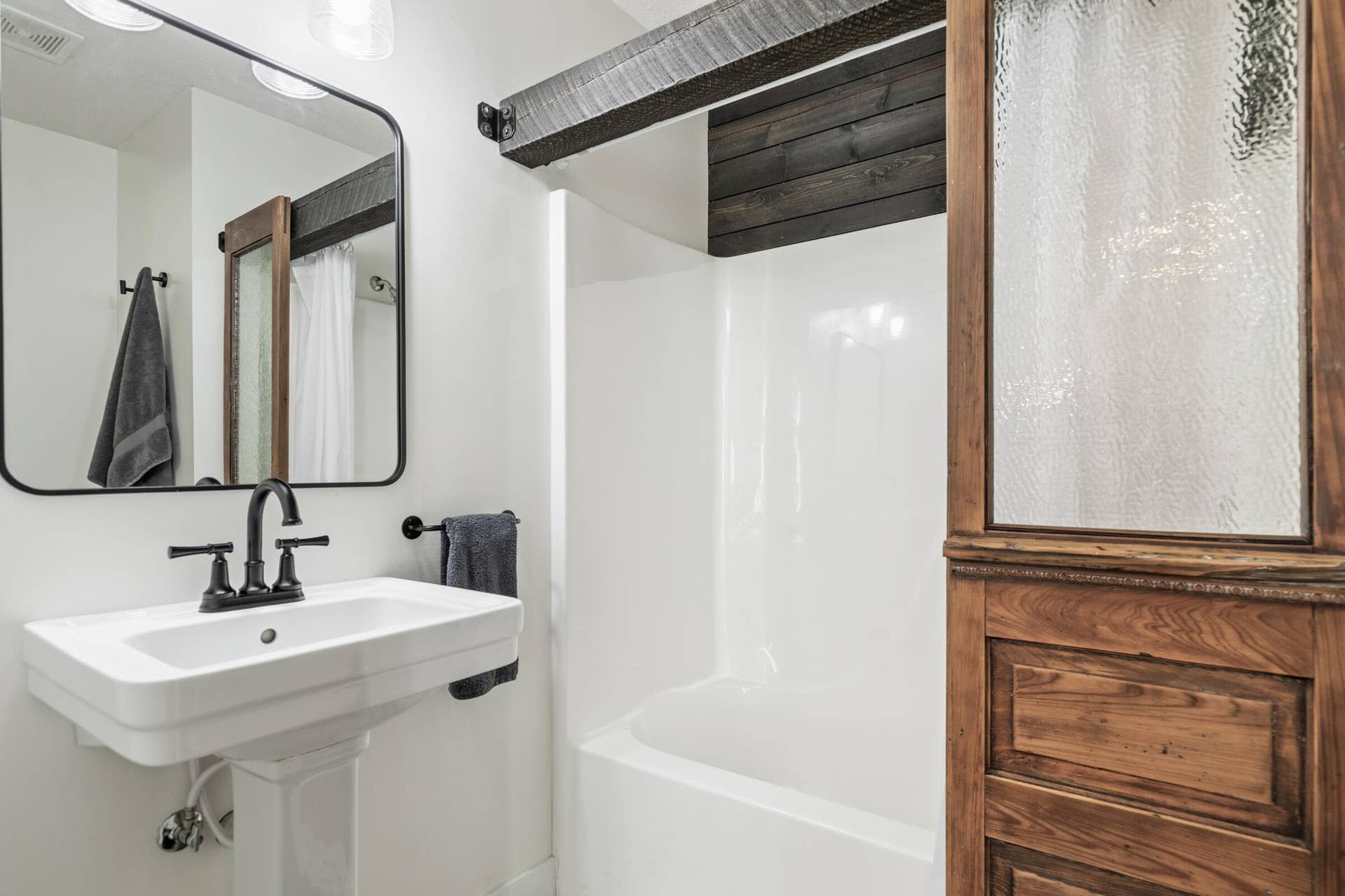 70 Stone Ledge Drive, Branson West, MO 65737 Full Bath - Main Level