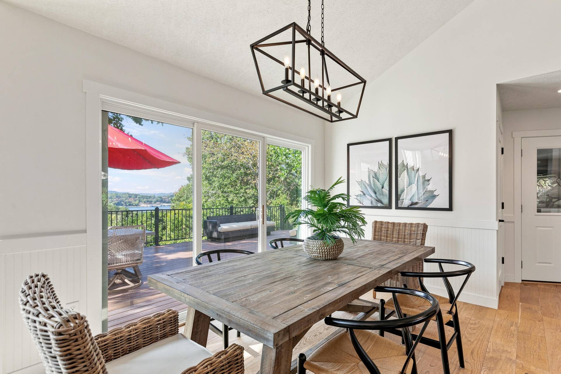 70 Stone Ledge Drive, Branson West, MO 65737 Dining With a View