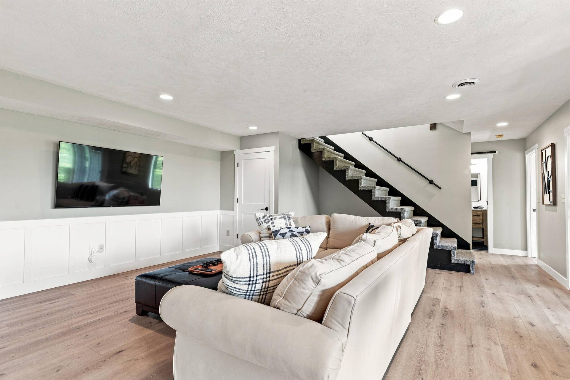 70 Stone Ledge Drive, Branson West, MO 65737 Games/Movies - A Great Place to Gather