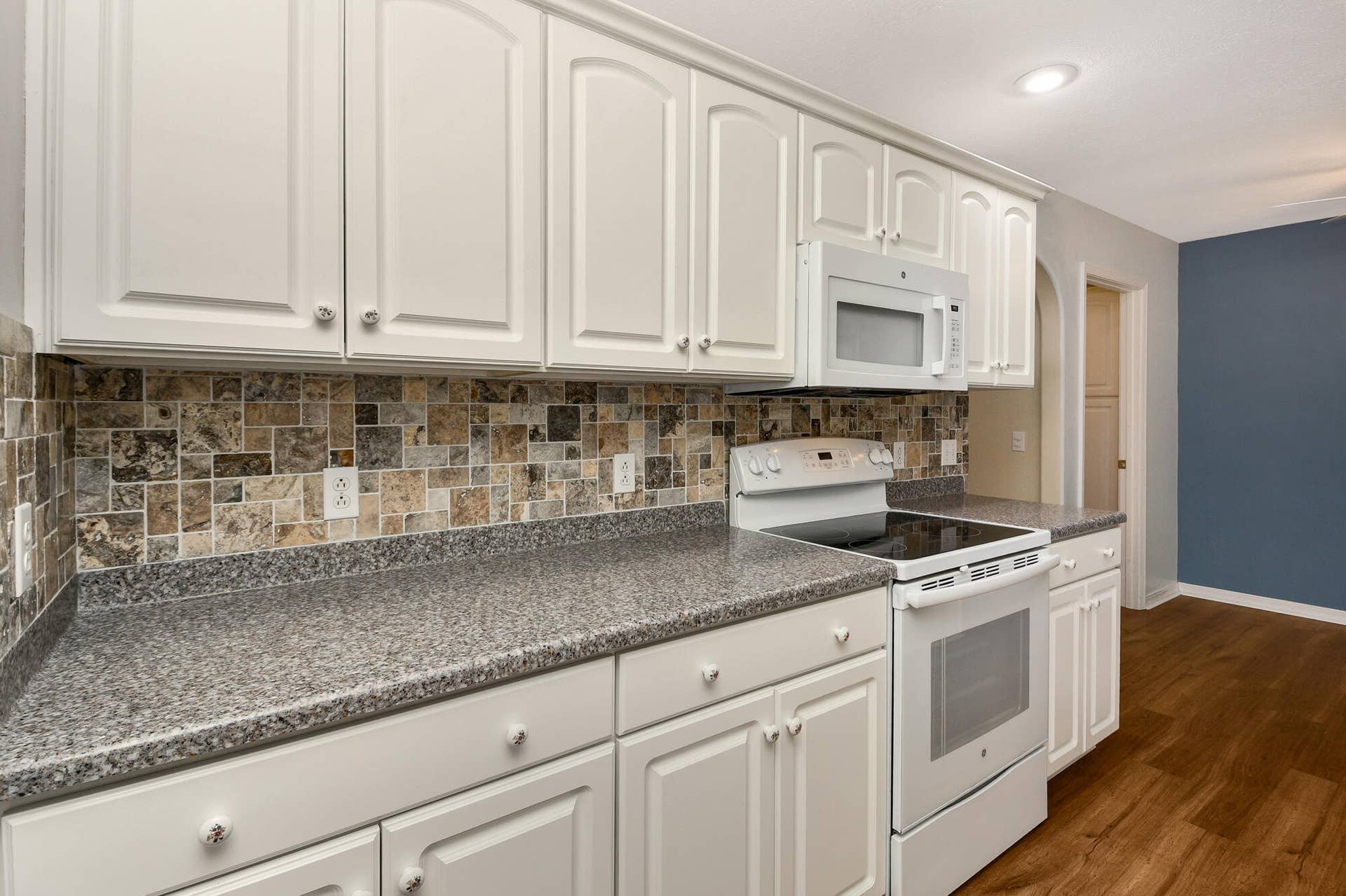 215 Queensberry Road, Branson West, MO 65737 12 17