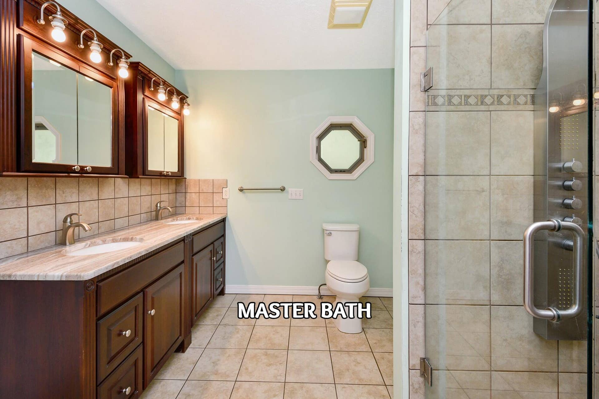 215 Queensberry Road, Branson West, MO 65737 18 25