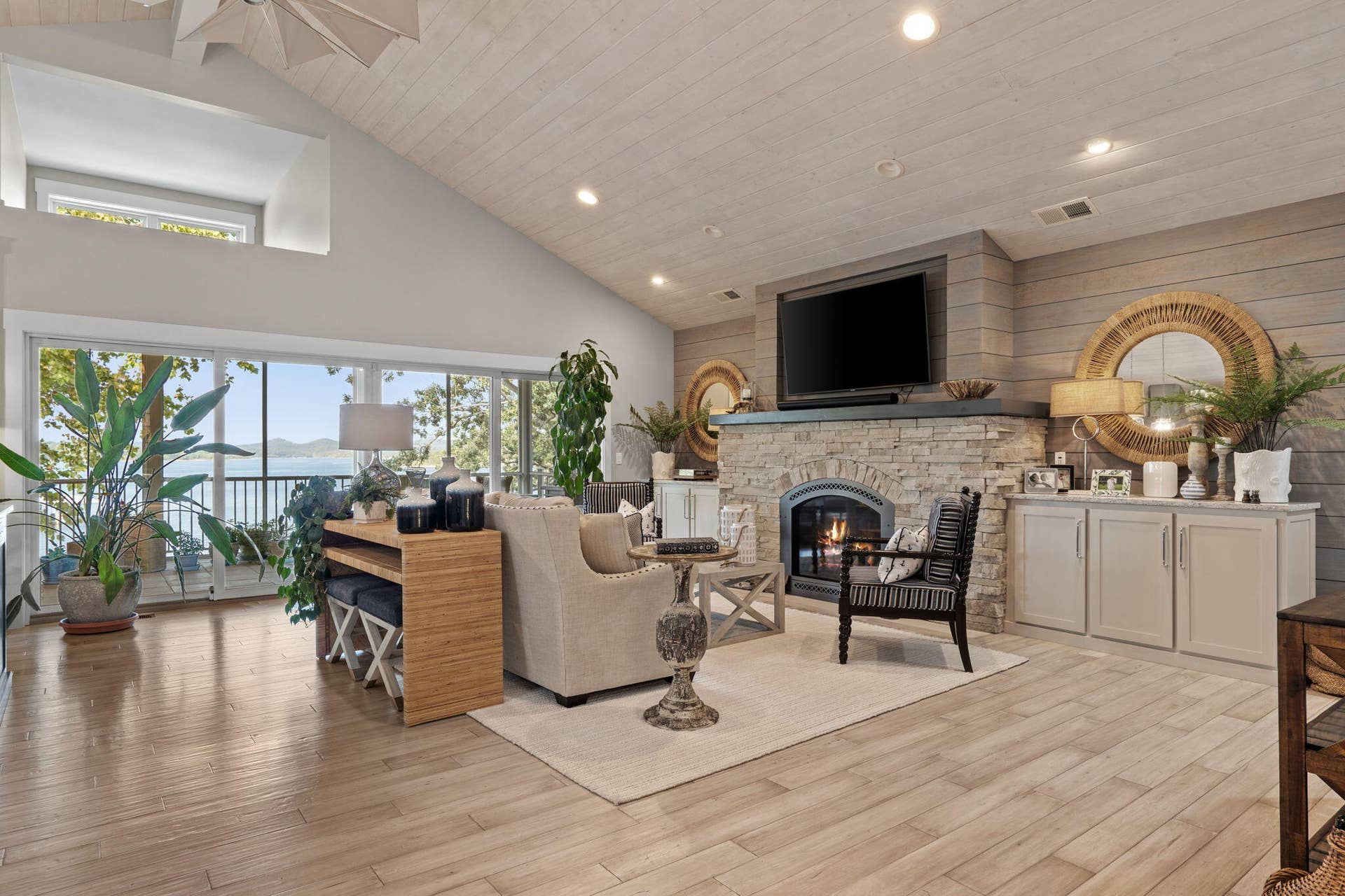 263 Omega Lane, Kimberling City, MO 65686 263-Omega-Ln-Lakehome-Elegance