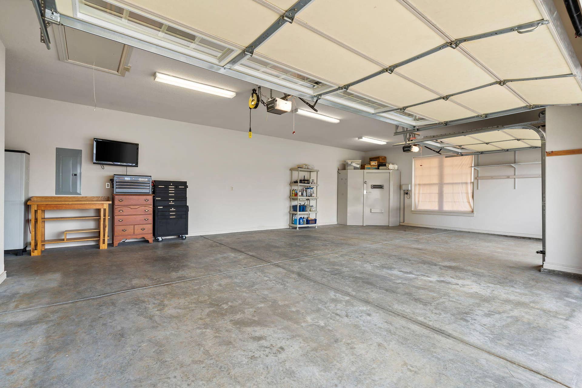 56 Mountain View Court, Branson West, MO 65737 56-Mountain-View-Ct-Spacious-Garage