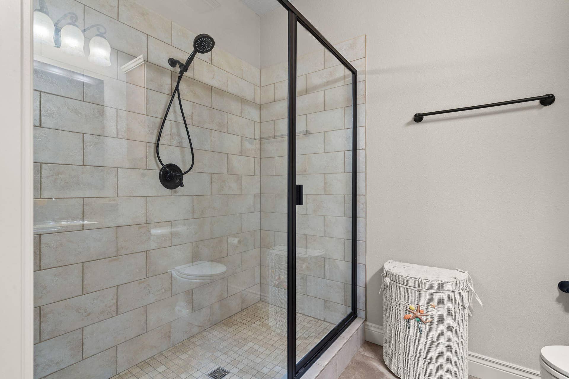 56 Mountain View Court, Branson West, MO 65737 56-Mountain-View-Ct-Luxury-Bath