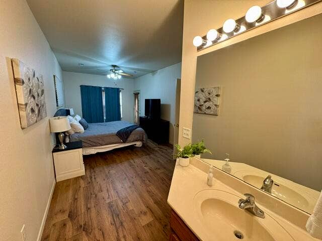 Primary Bd vanity