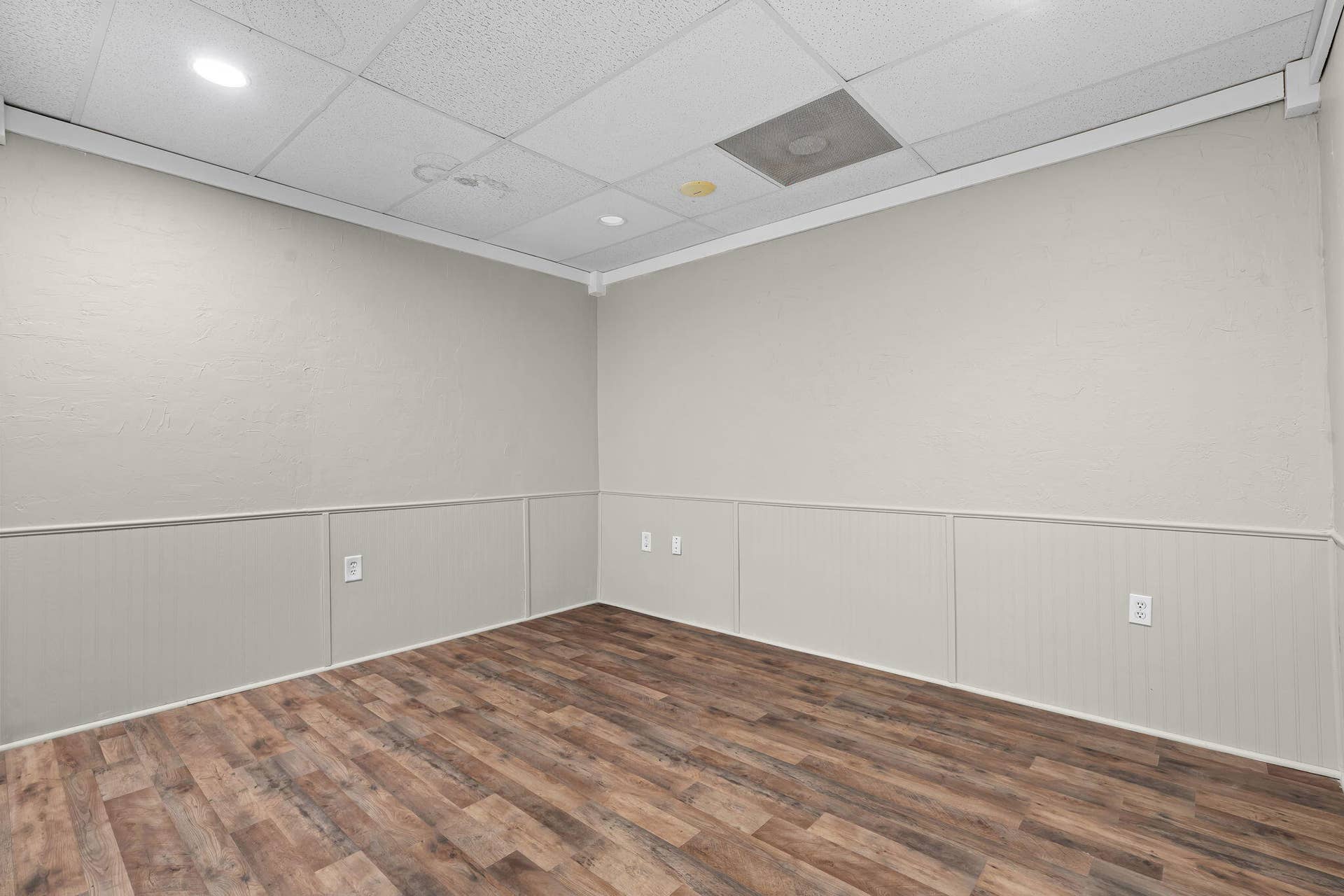 1 Woodland Avenue, #2, Kimberling City, MO 65686 1-Woodland-Ave-Kimberling-Work-Room