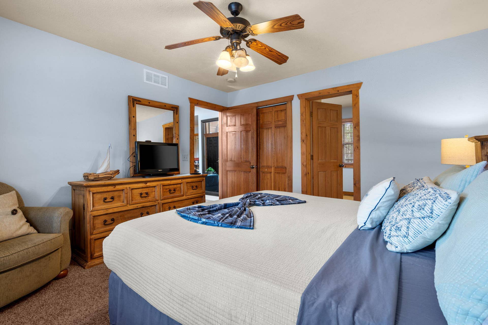 115 Baldknobber Drive, #26, Branson West, MO 65737 115-Baldknobber-Dr-Vacation-Master-Suite