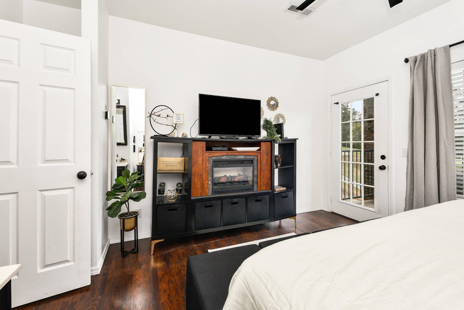 1001 Golf Drive, #15, Branson West, MO 65737 Super Clean!