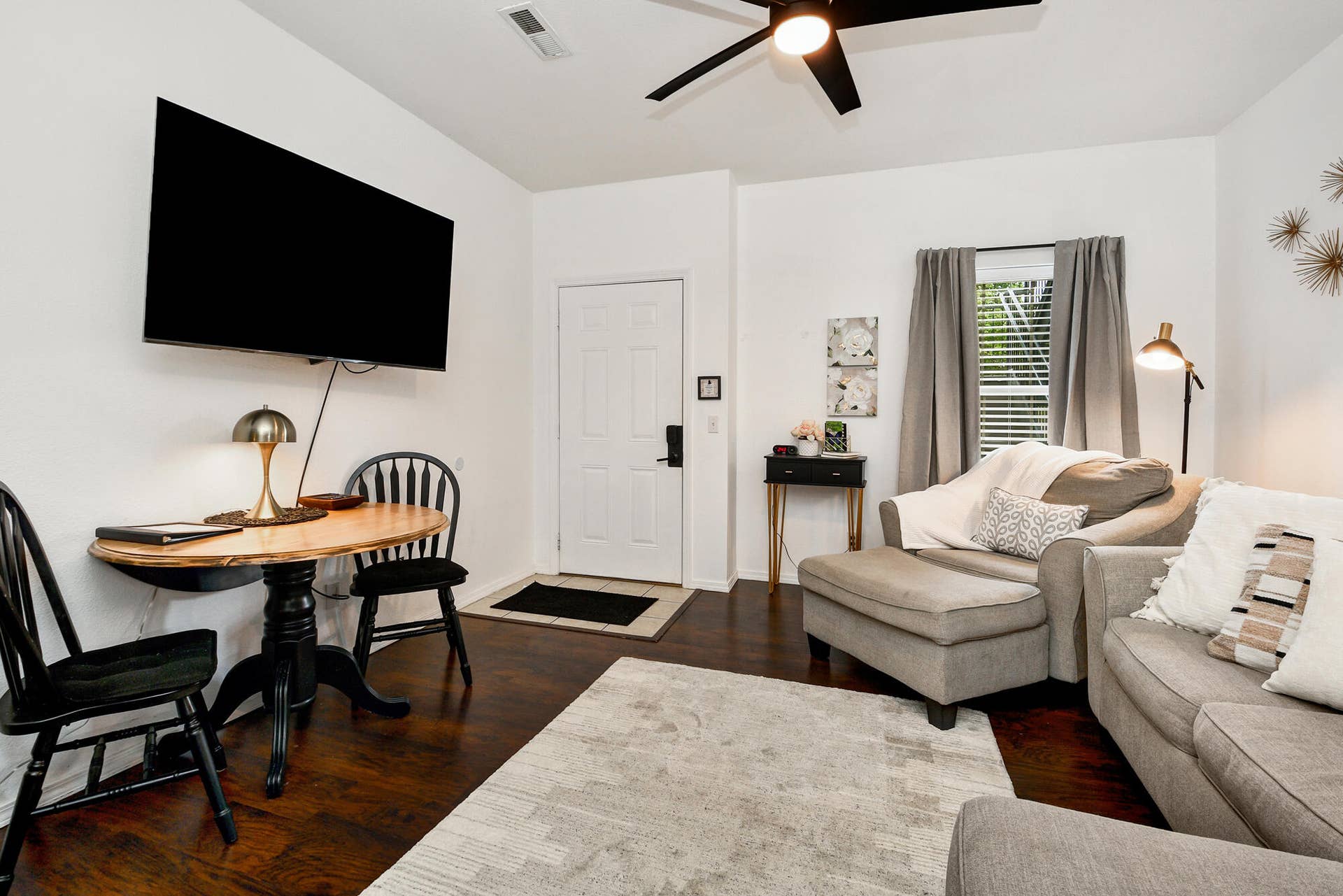 1001 Golf Drive, #15, Branson West, MO 65737 Great Lighting!!