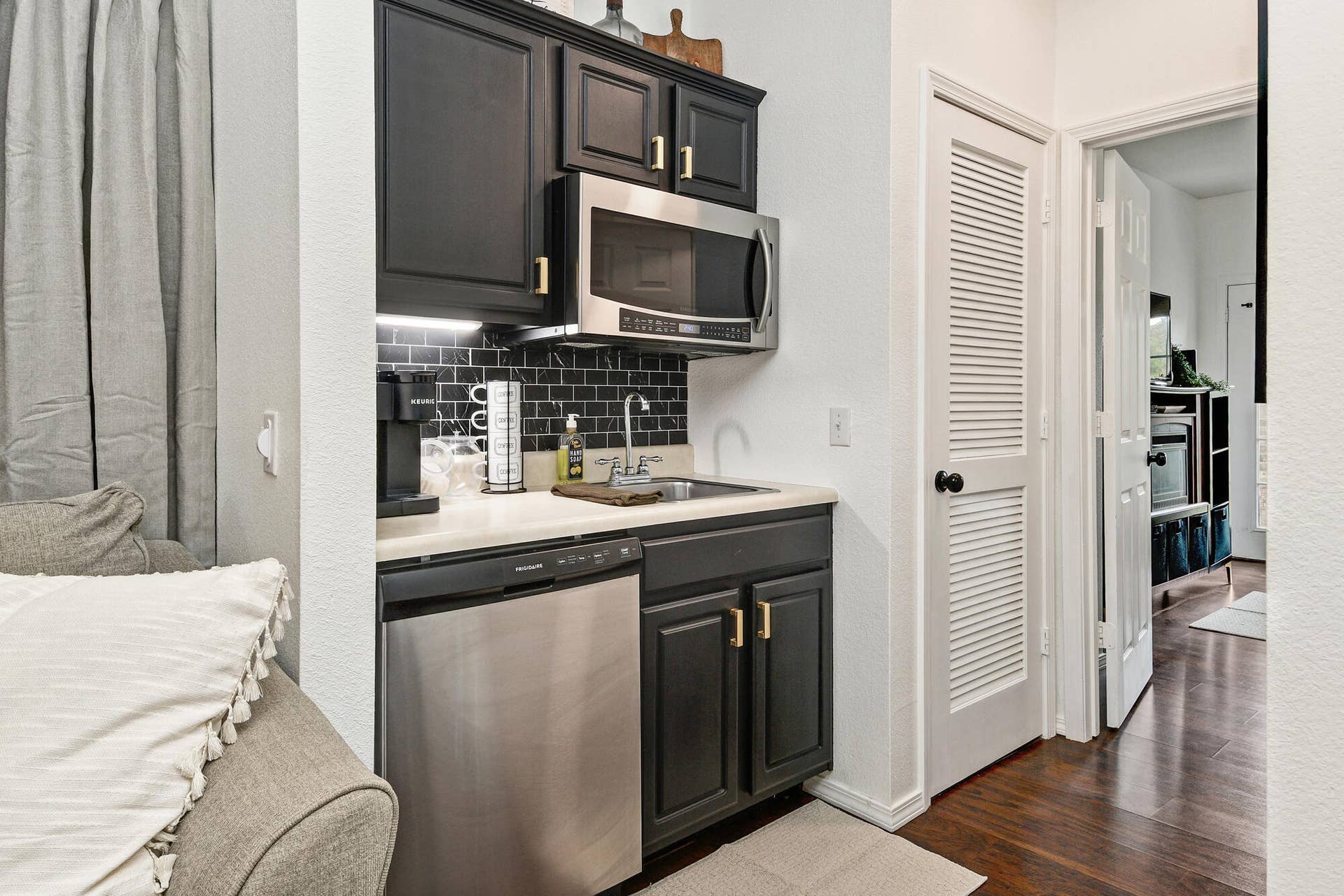 1001 Golf Drive, #15, Branson West, MO 65737 Kitchen Sink/Dishwasher/Microwave