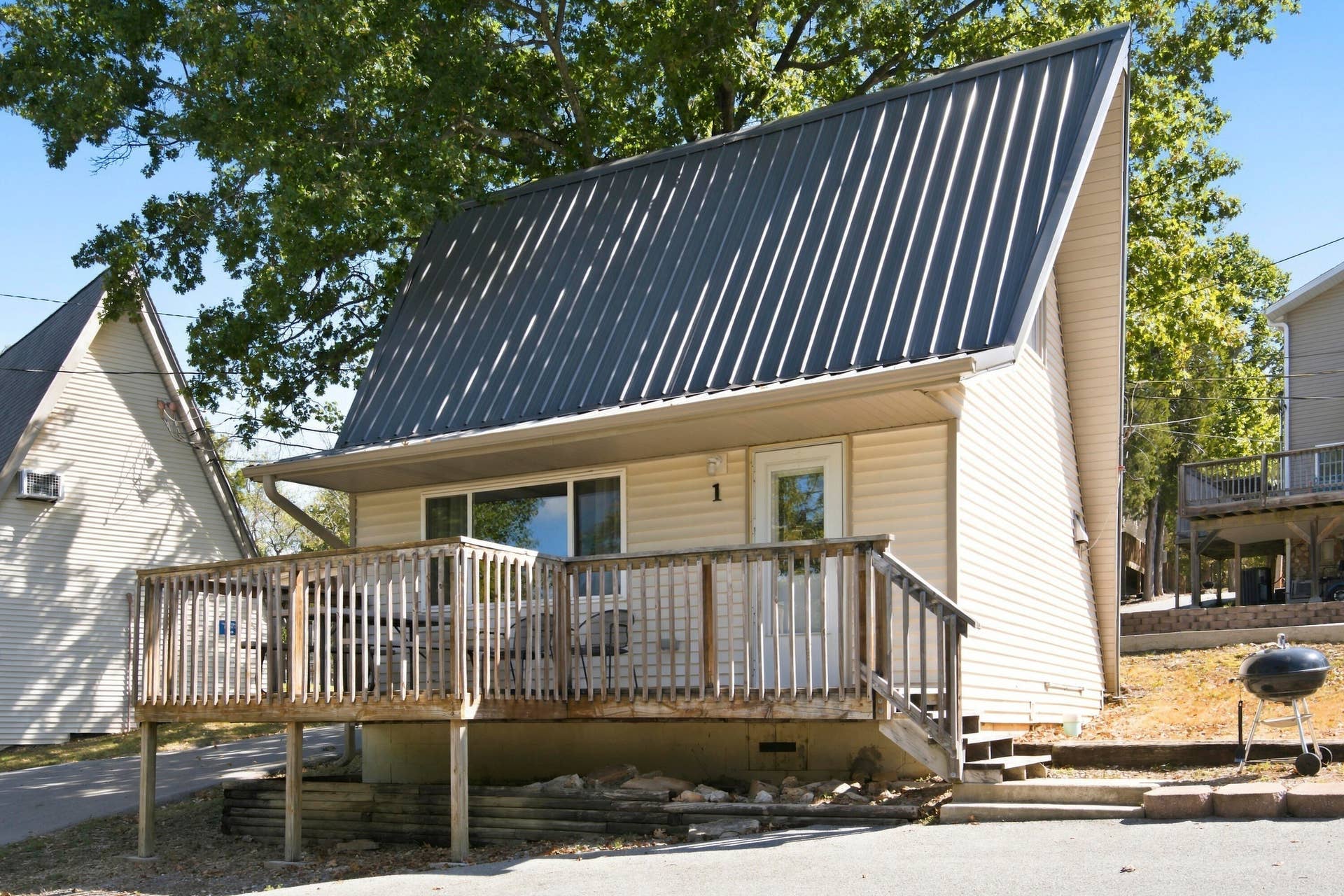 353 Deep Water Circle, Reeds Spring, MO 65737 Cabin #1