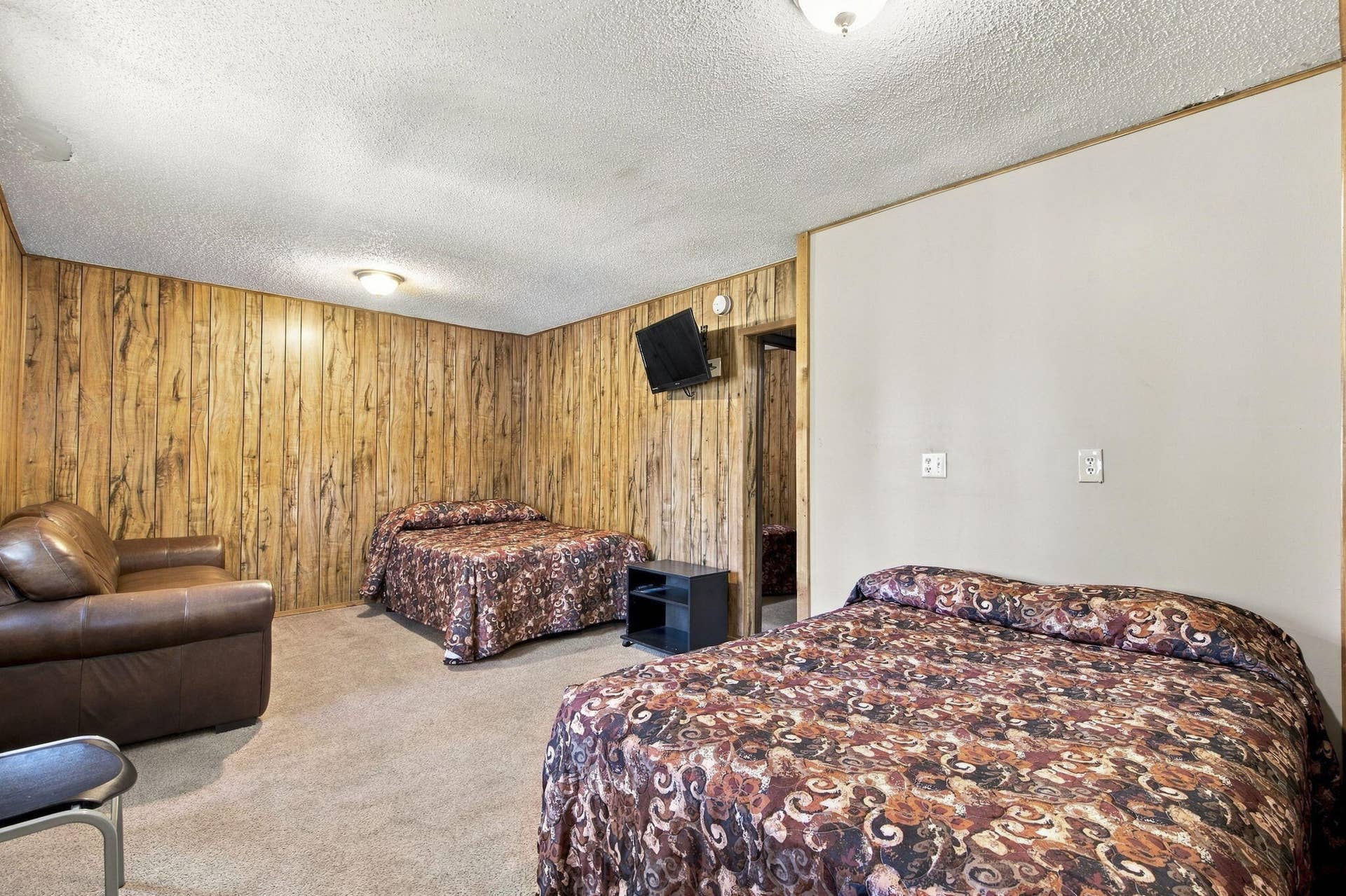 455 Eagle Drive, Reeds Spring, MO 65737 Bedroom 1