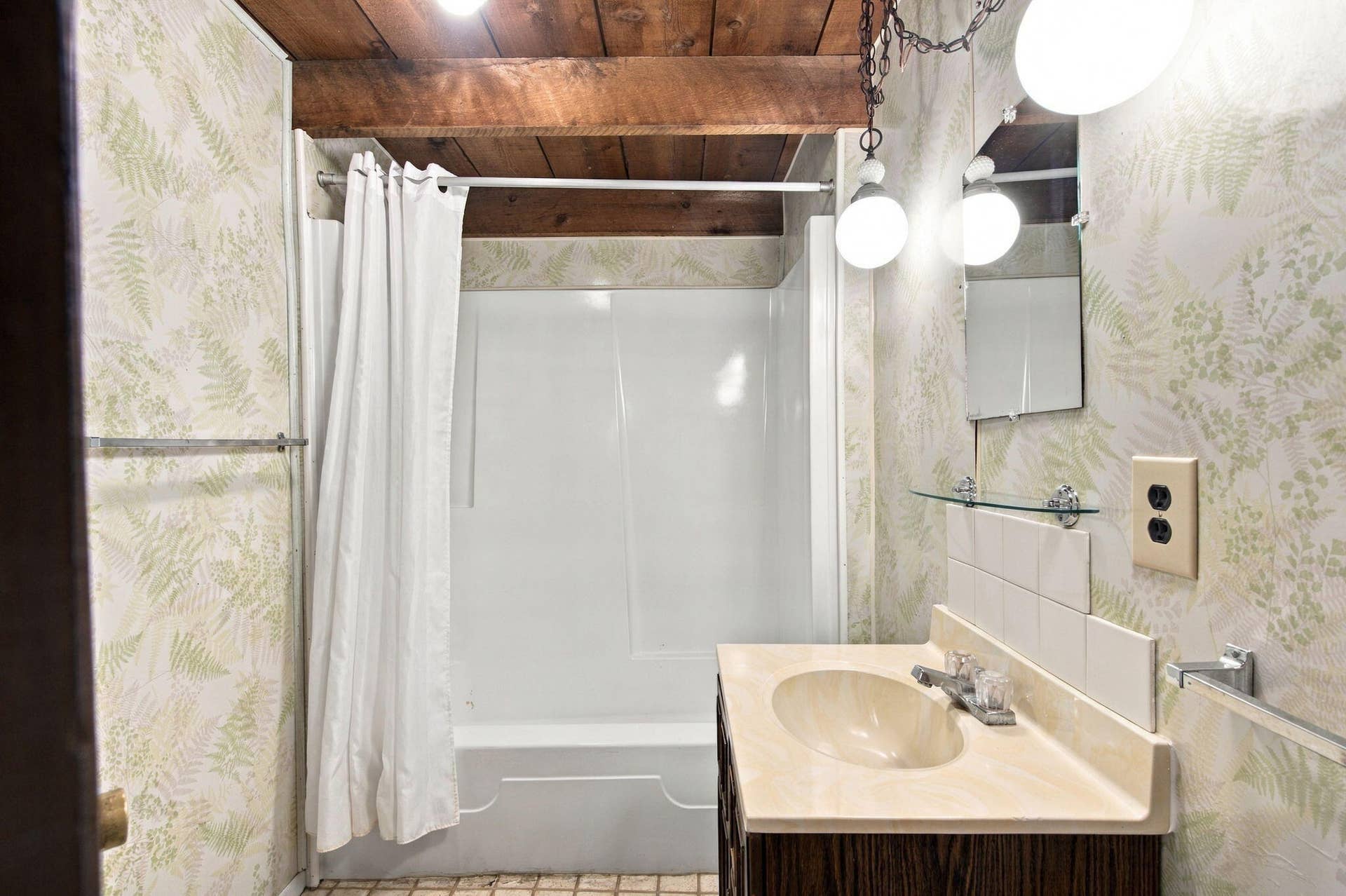 455 Eagle Drive, Reeds Spring, MO 65737 Bathroom