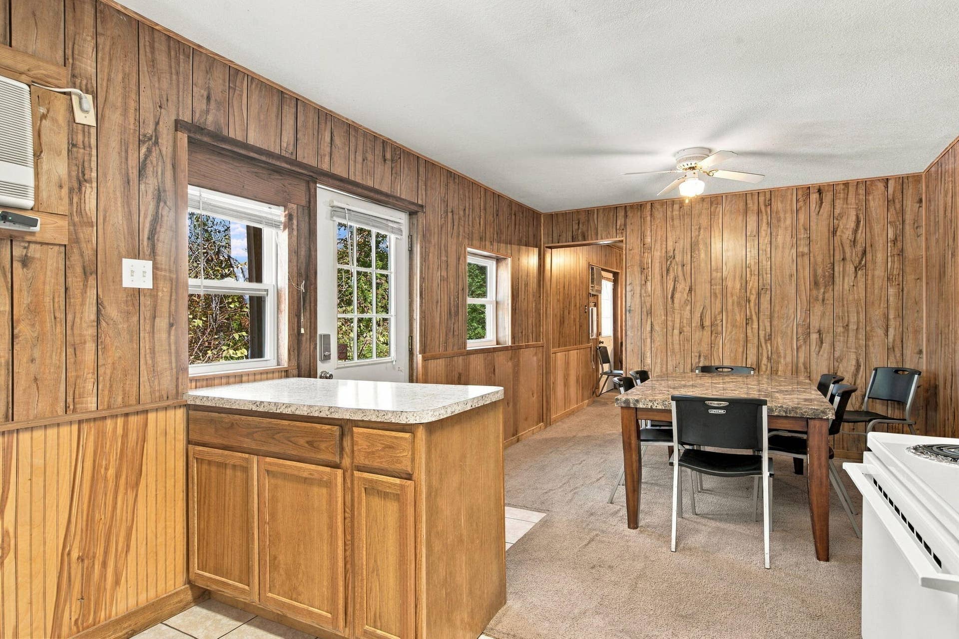 455 Eagle Drive, Reeds Spring, MO 65737 Living Room