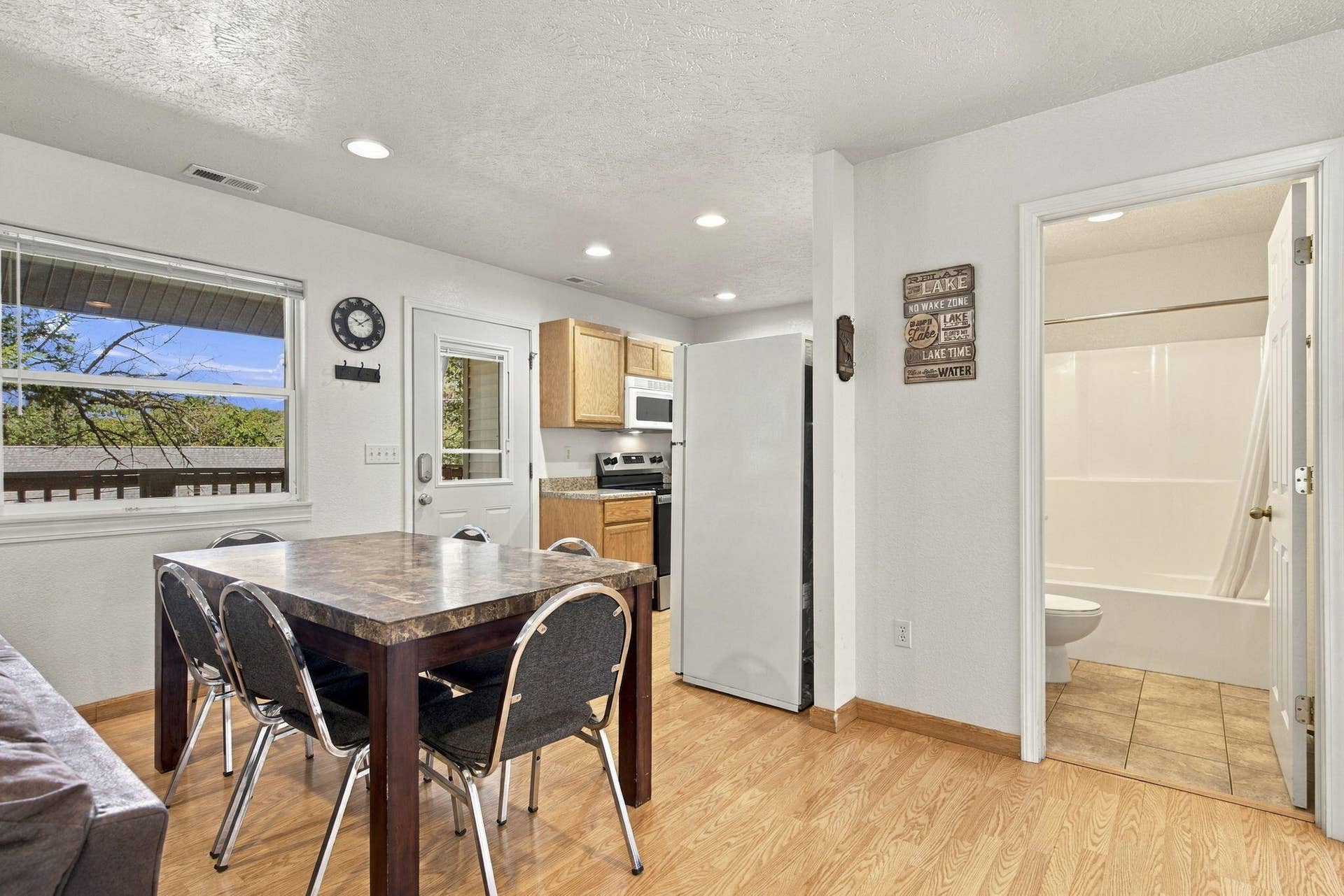 423 & 425 Eagle Drive, Reeds Spring, MO 65737 Unit 22 Kitche/Dining