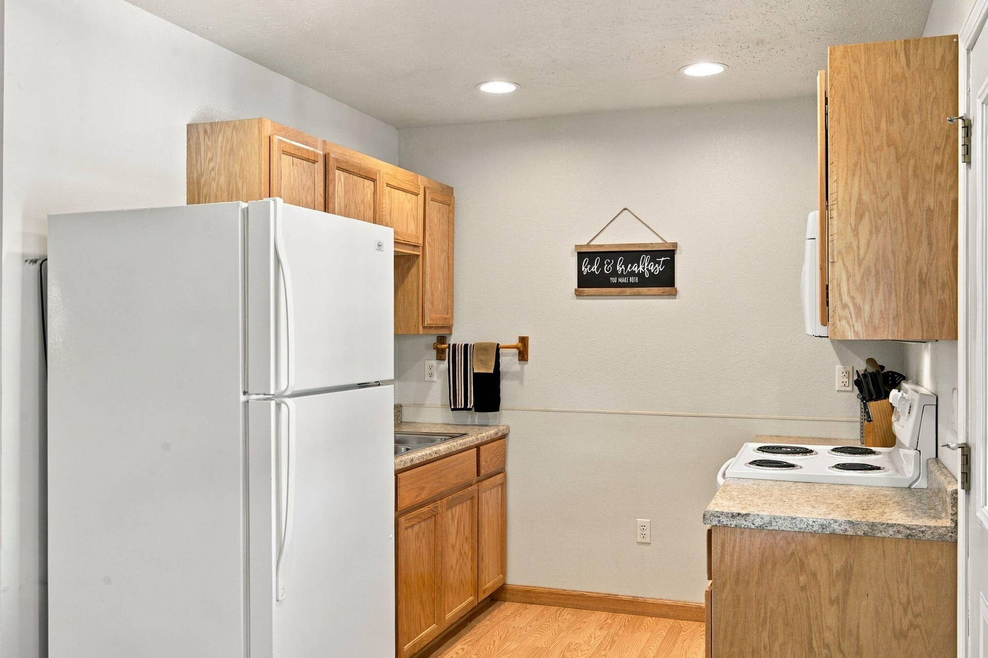 423 & 425 Eagle Drive, Reeds Spring, MO 65737 Unit 23 Kitchen