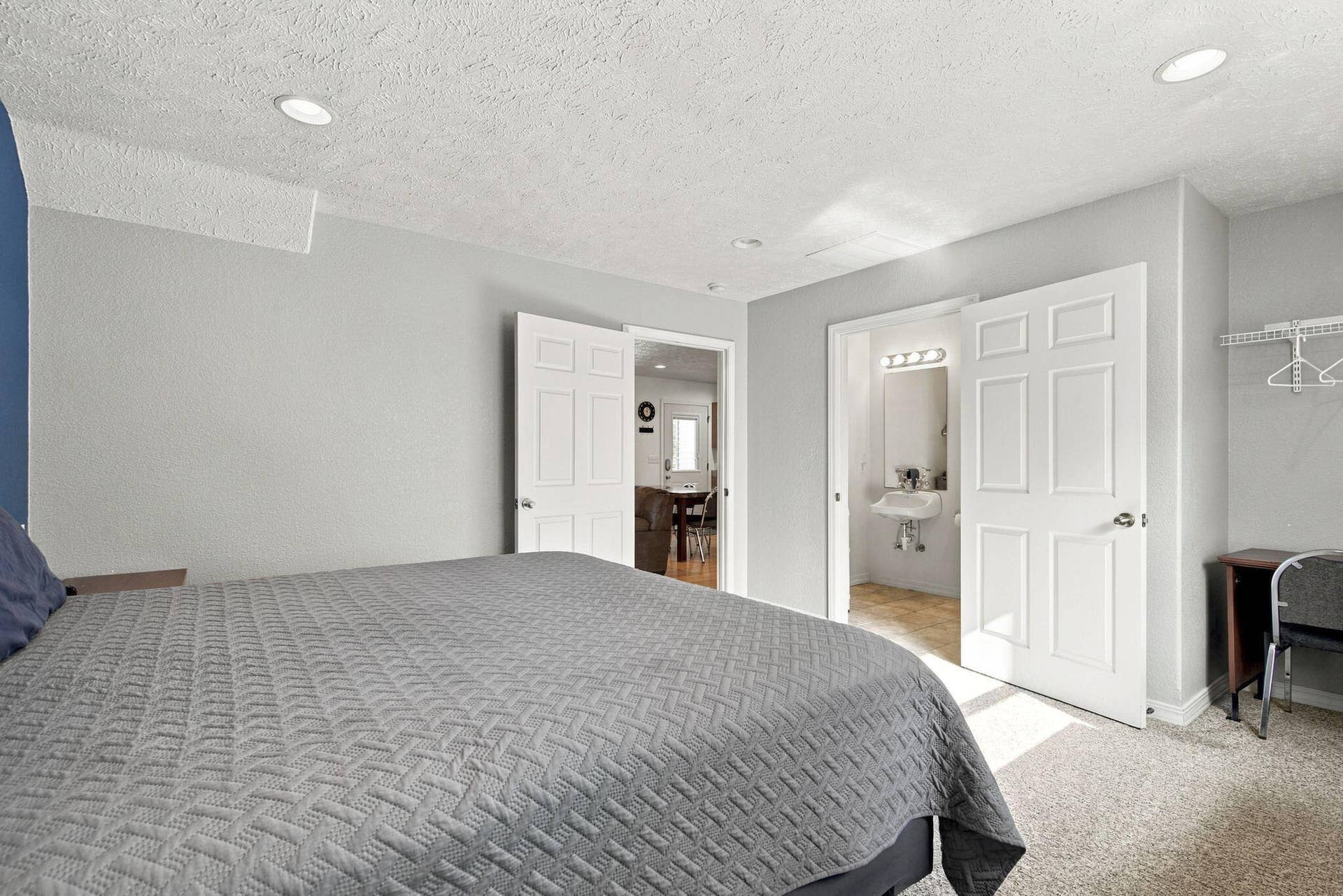 423 Eagle Drive, Reeds Spring, MO 65737 Large Bedroom