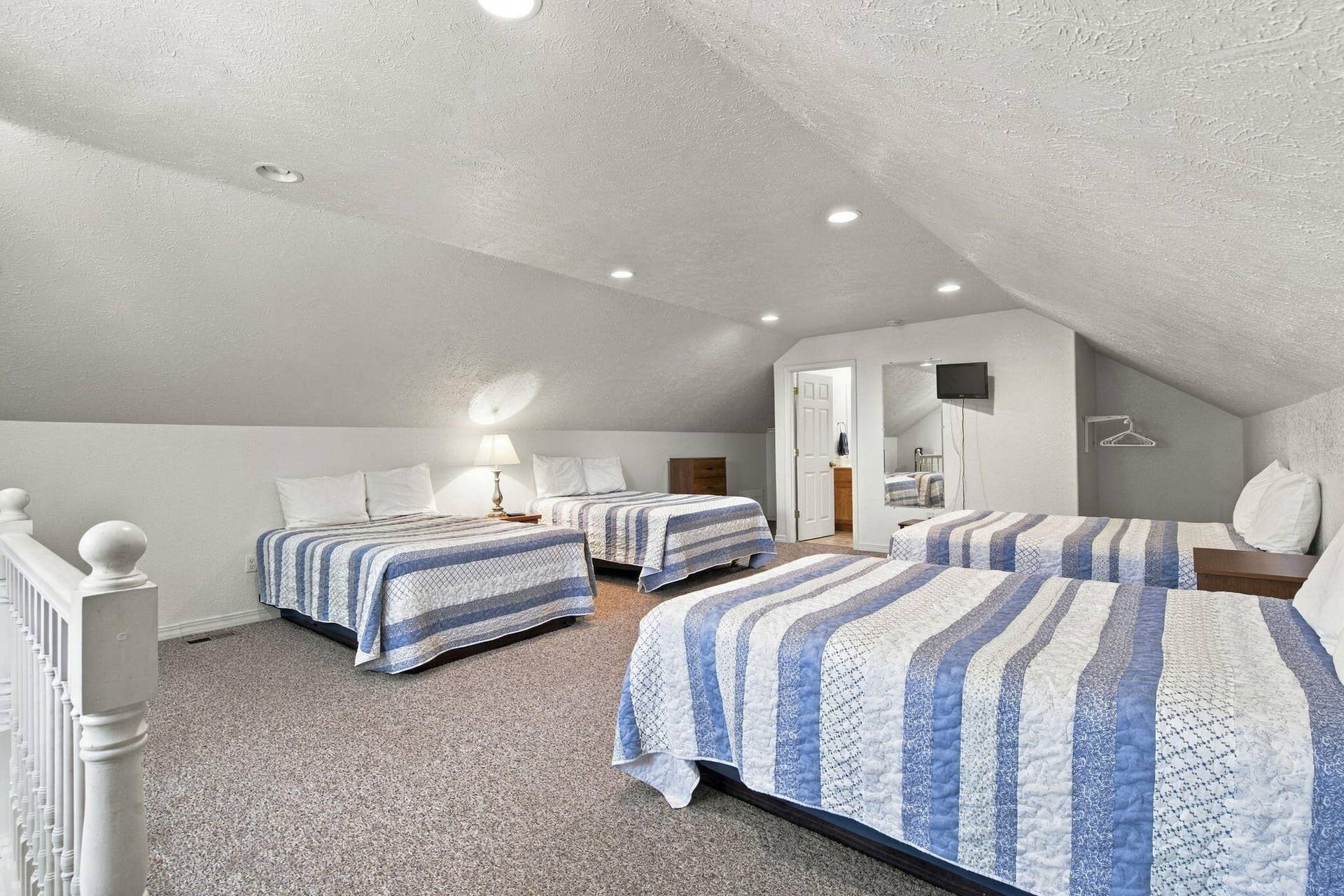 423 Eagle Drive, Reeds Spring, MO 65737 Upstairs Bedroom