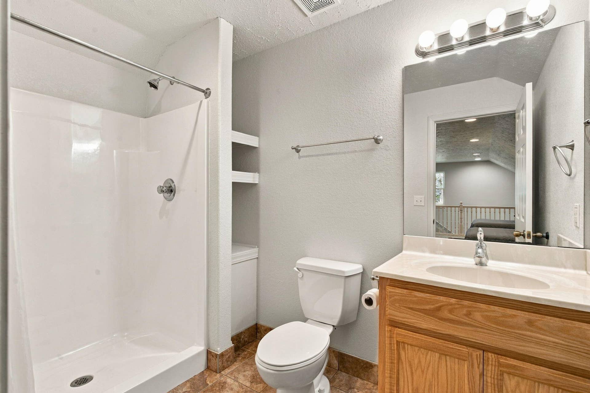 425 Eagle Drive, Reeds Spring, MO 65737 Bathroom 3