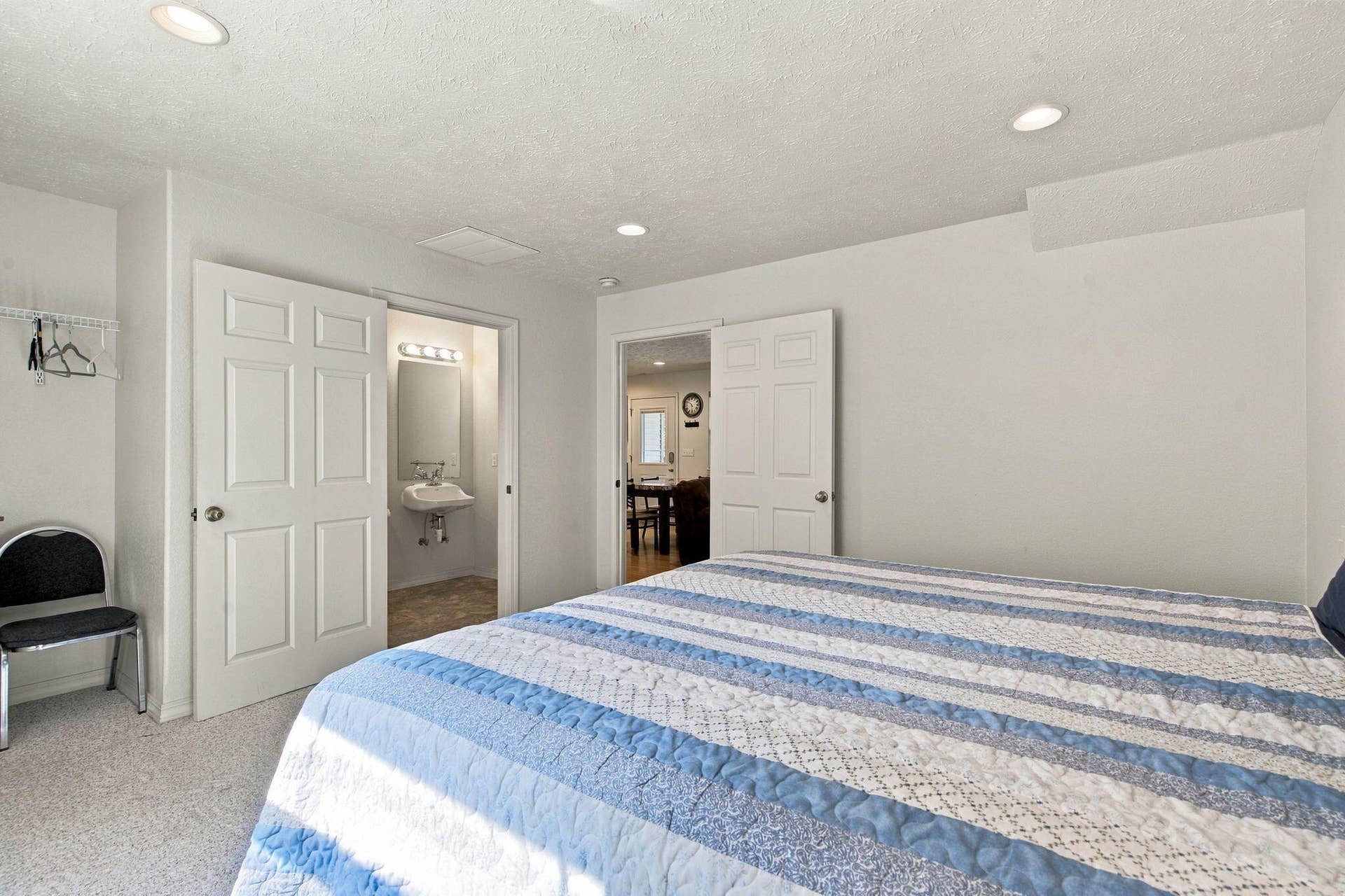 425 Eagle Drive, Reeds Spring, MO 65737 Large Bedroom