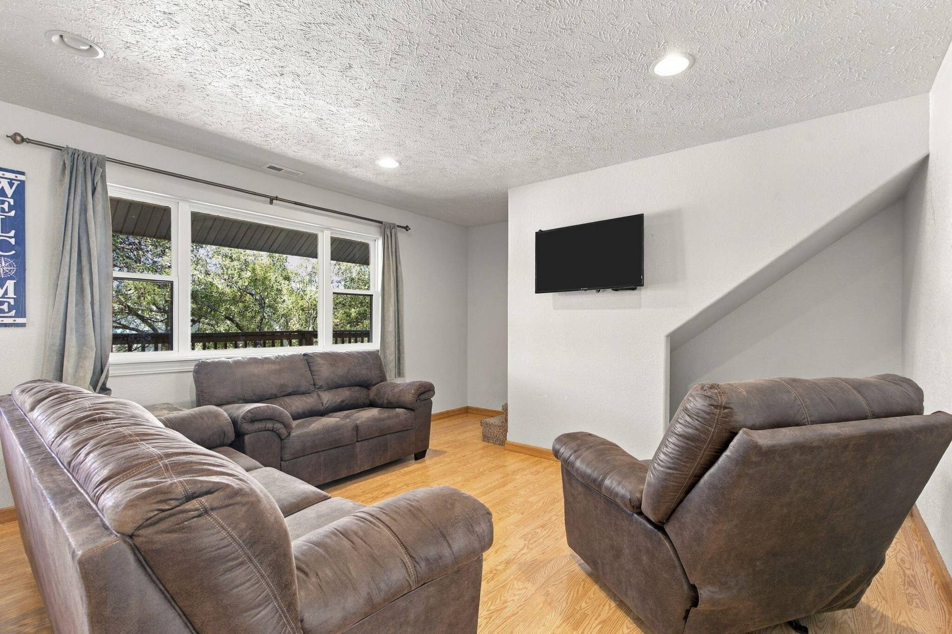425 Eagle Drive, Reeds Spring, MO 65737 Living Area