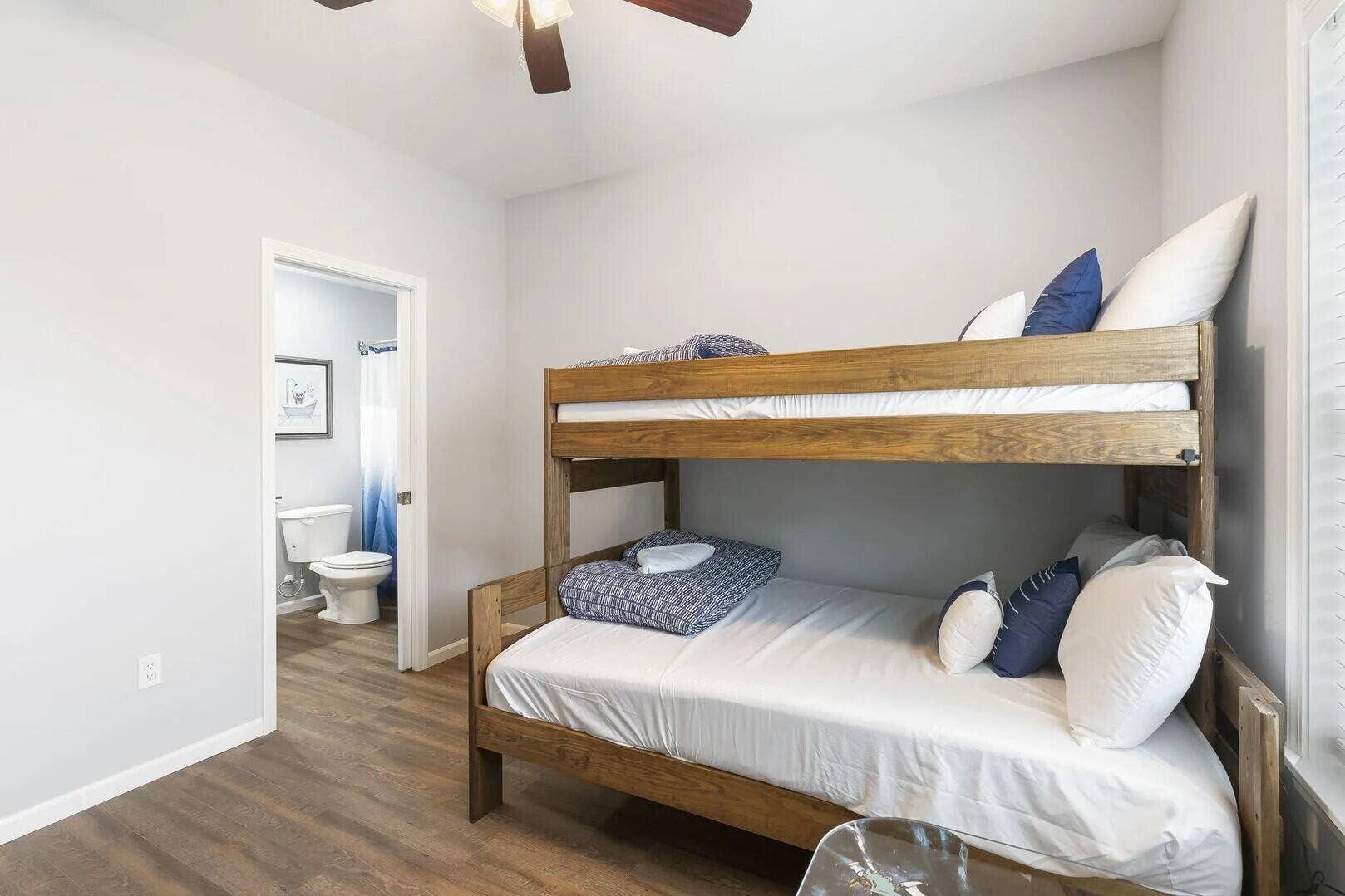 Bedroom 2 to Bath