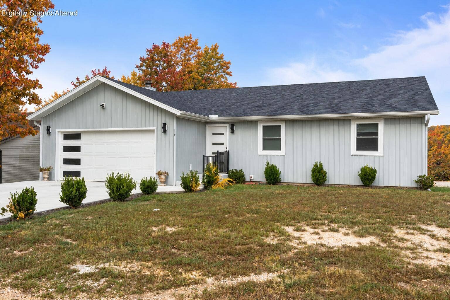119 Teepee Lane, Kimberling City, MO 65686 Ozarks lake house in autumn-2