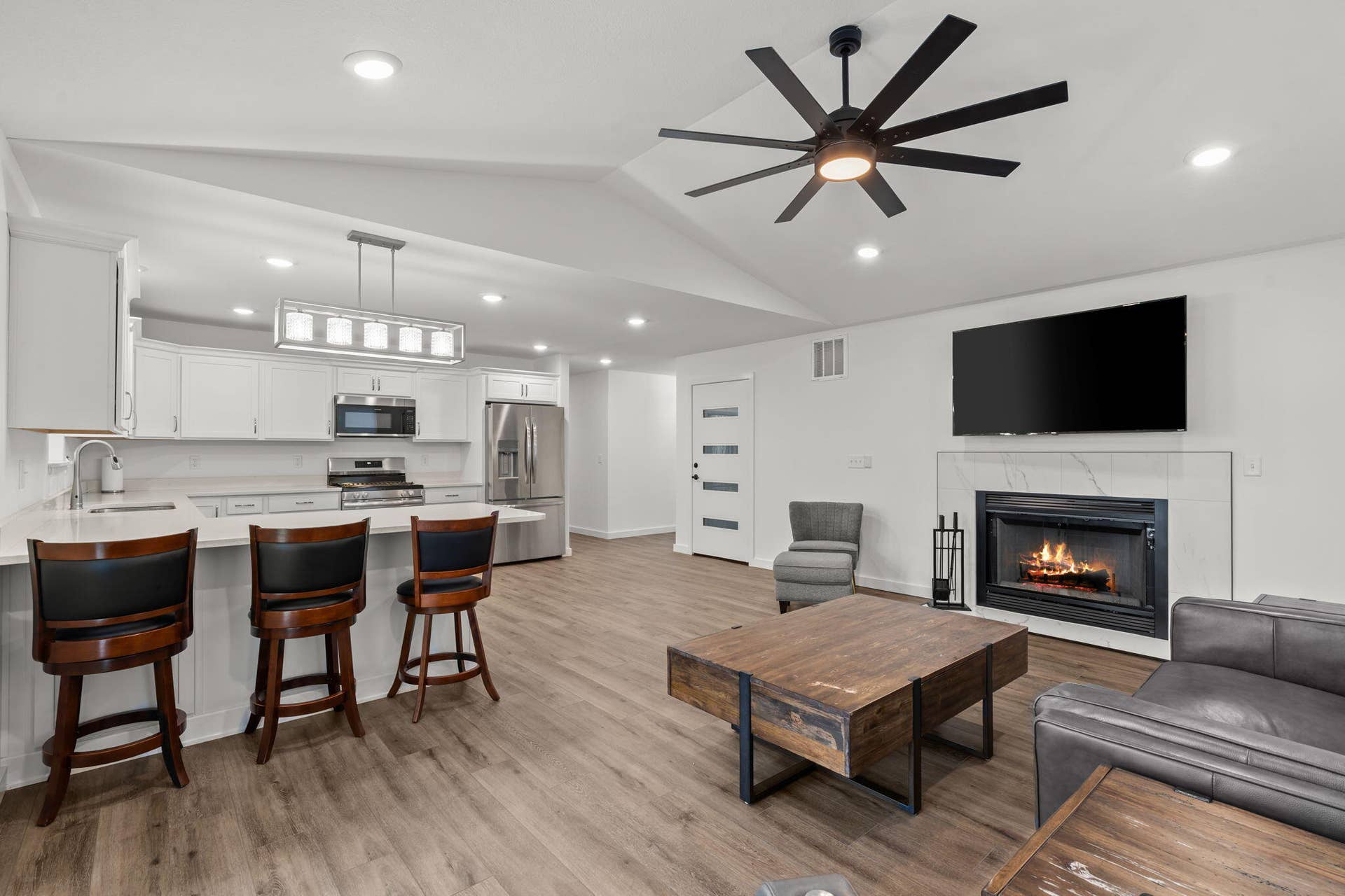119 Teepee Lane, Kimberling City, MO 65686 119-Teepee-Ln-Lake-Life-Lounge