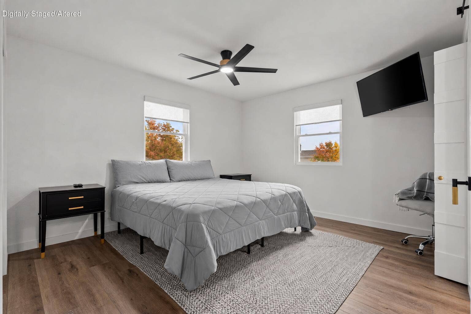 119 Teepee Lane, Kimberling City, MO 65686 Tidy gray bedding with Ozark autumn view