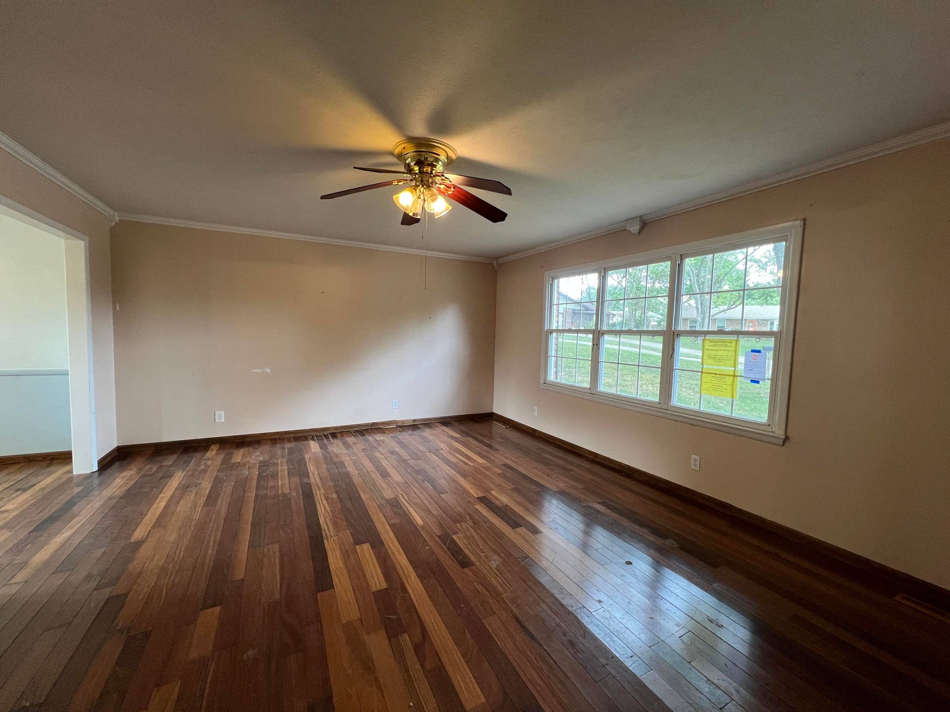 2918 E Clovis Circle, Springfield, MO 65804 Living Room