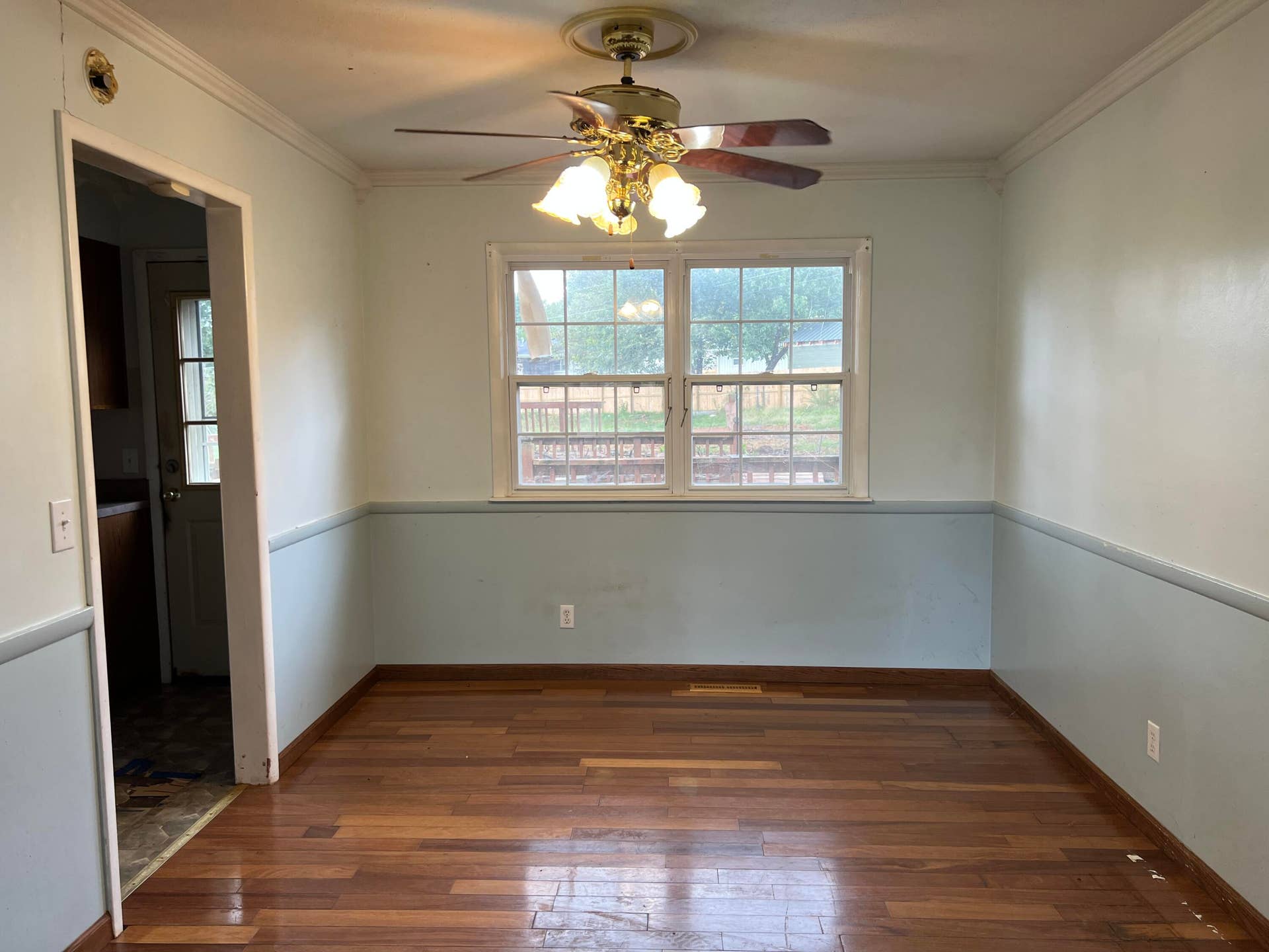 2918 E Clovis Circle, Springfield, MO 65804 Dining