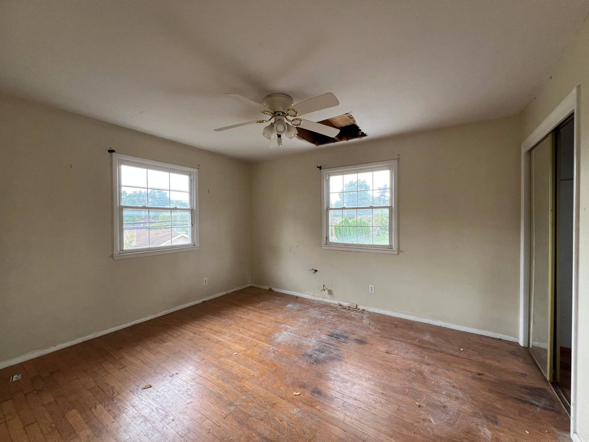 2918 E Clovis Circle, Springfield, MO 65804 Bedroom