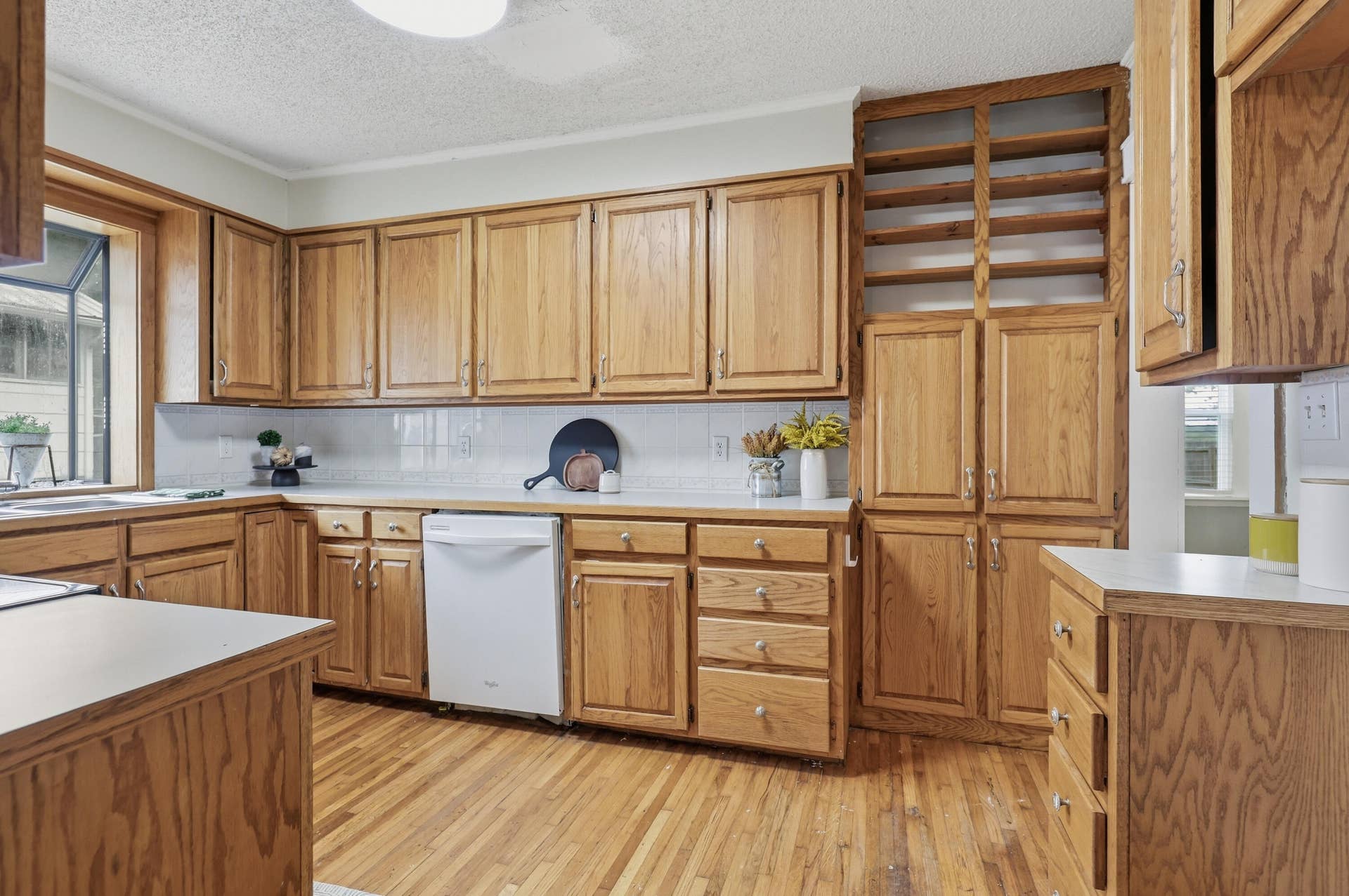 430 S Valley Street, Neosho, MO 64850 011