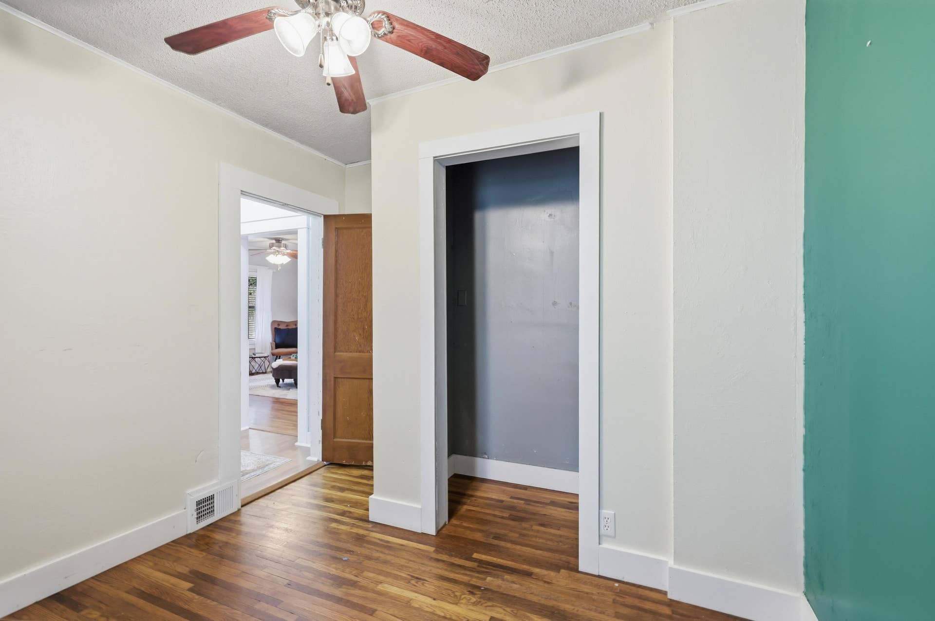 430 S Valley Street, Neosho, MO 64850 026