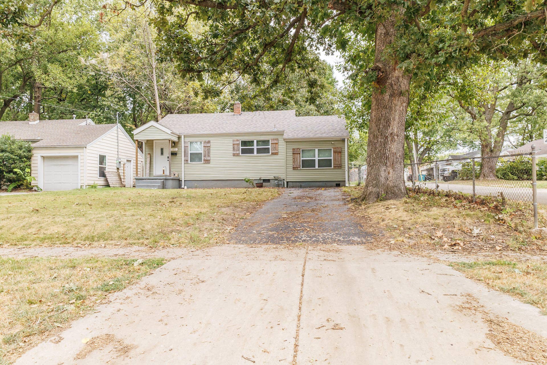 1872 N Broadway Avenue, Springfield, MO 65803 682