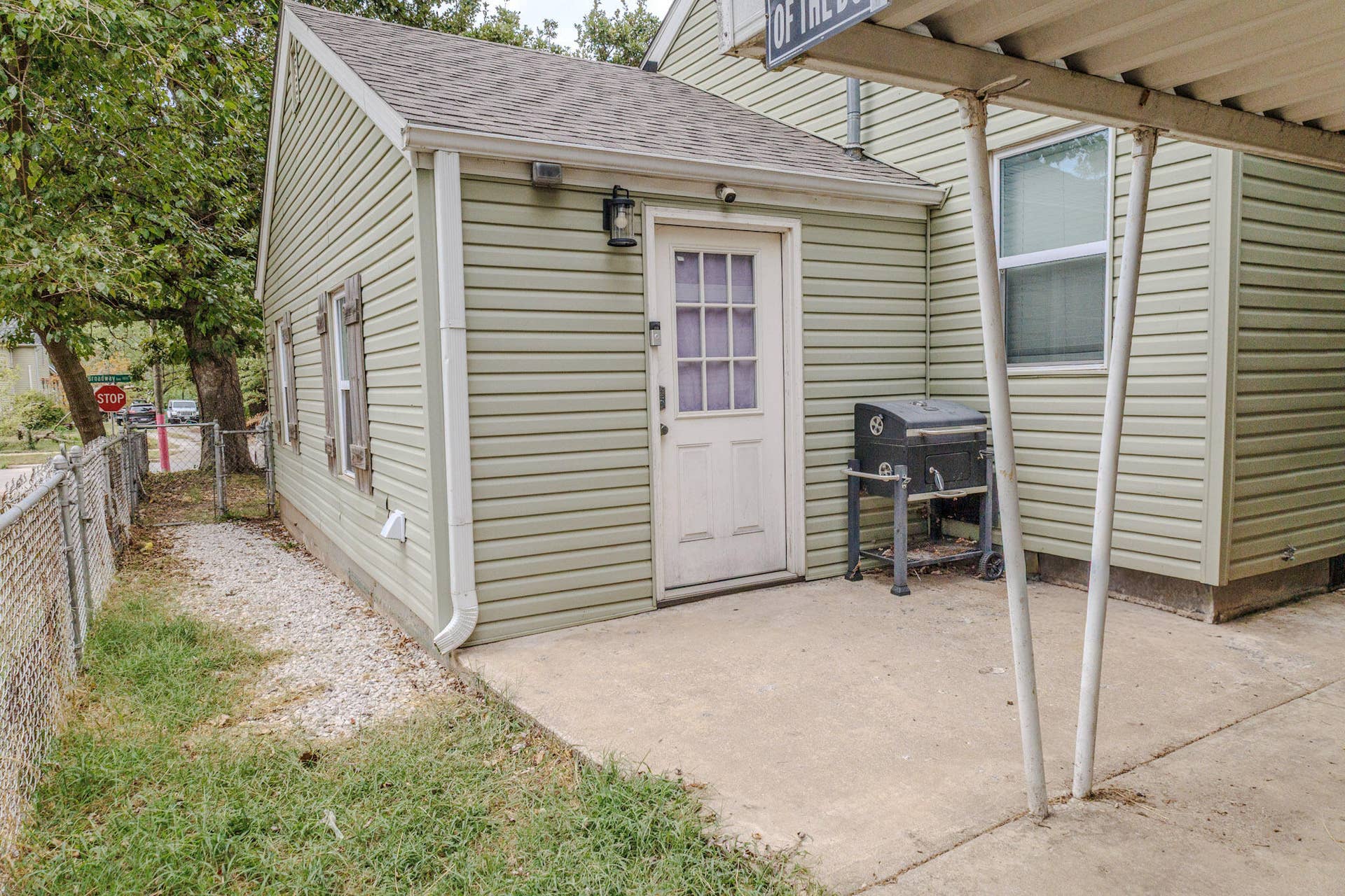 1872 N Broadway Avenue, Springfield, MO 65803 680