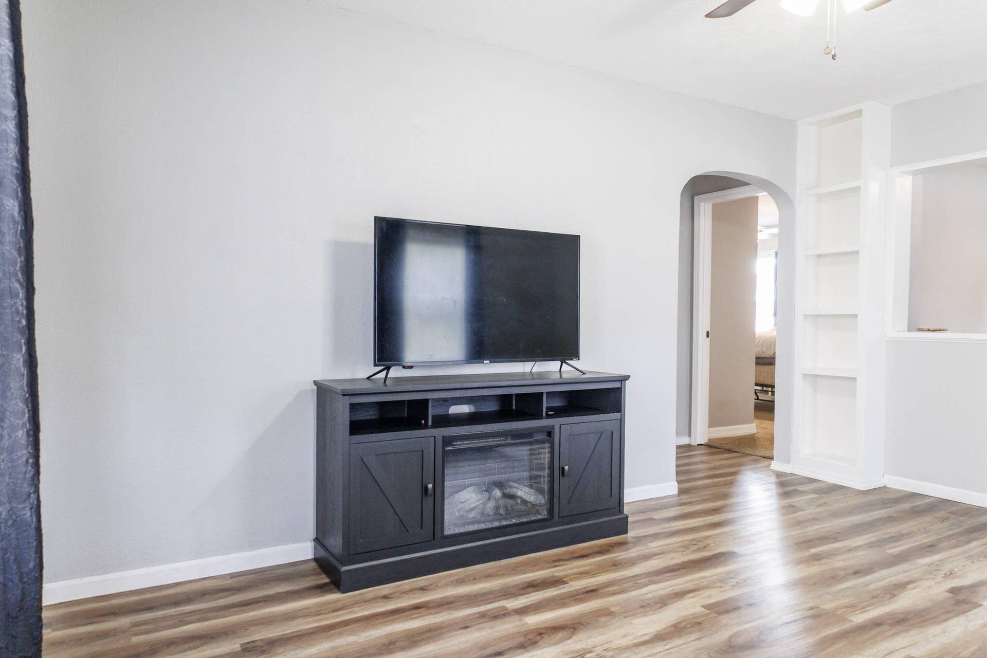 1872 N Broadway Avenue, Springfield, MO 65803 641