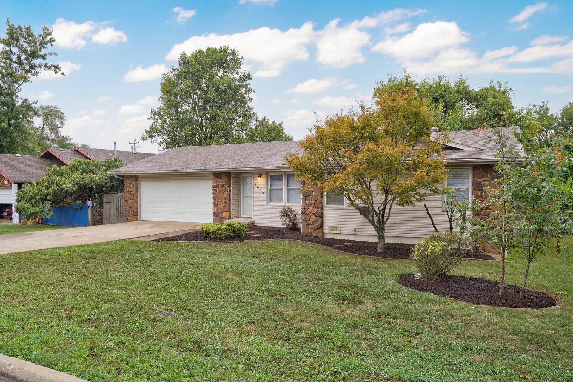2653 W Blackburn Dr-2