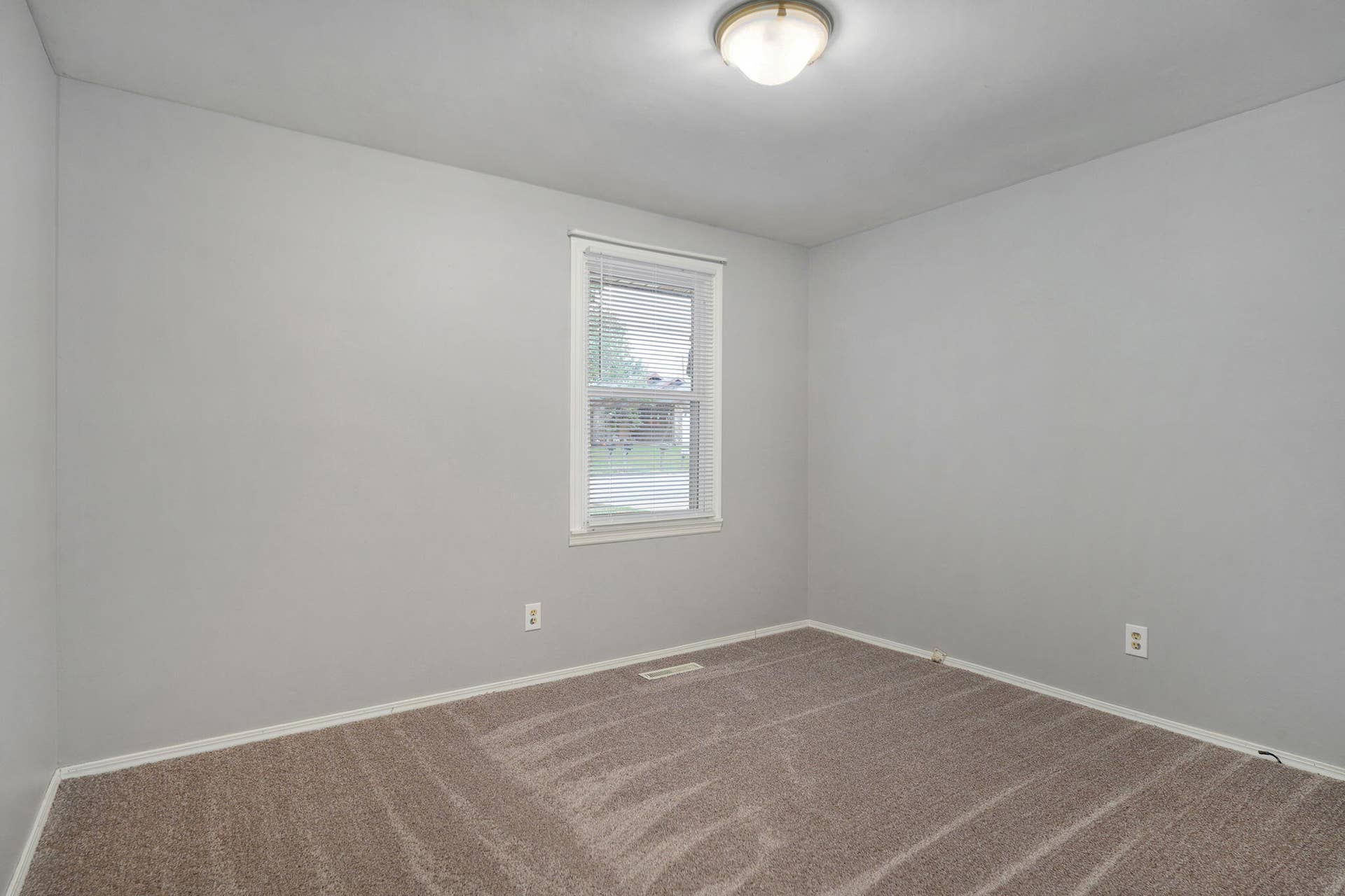 2653 W Blackburn Dr-16