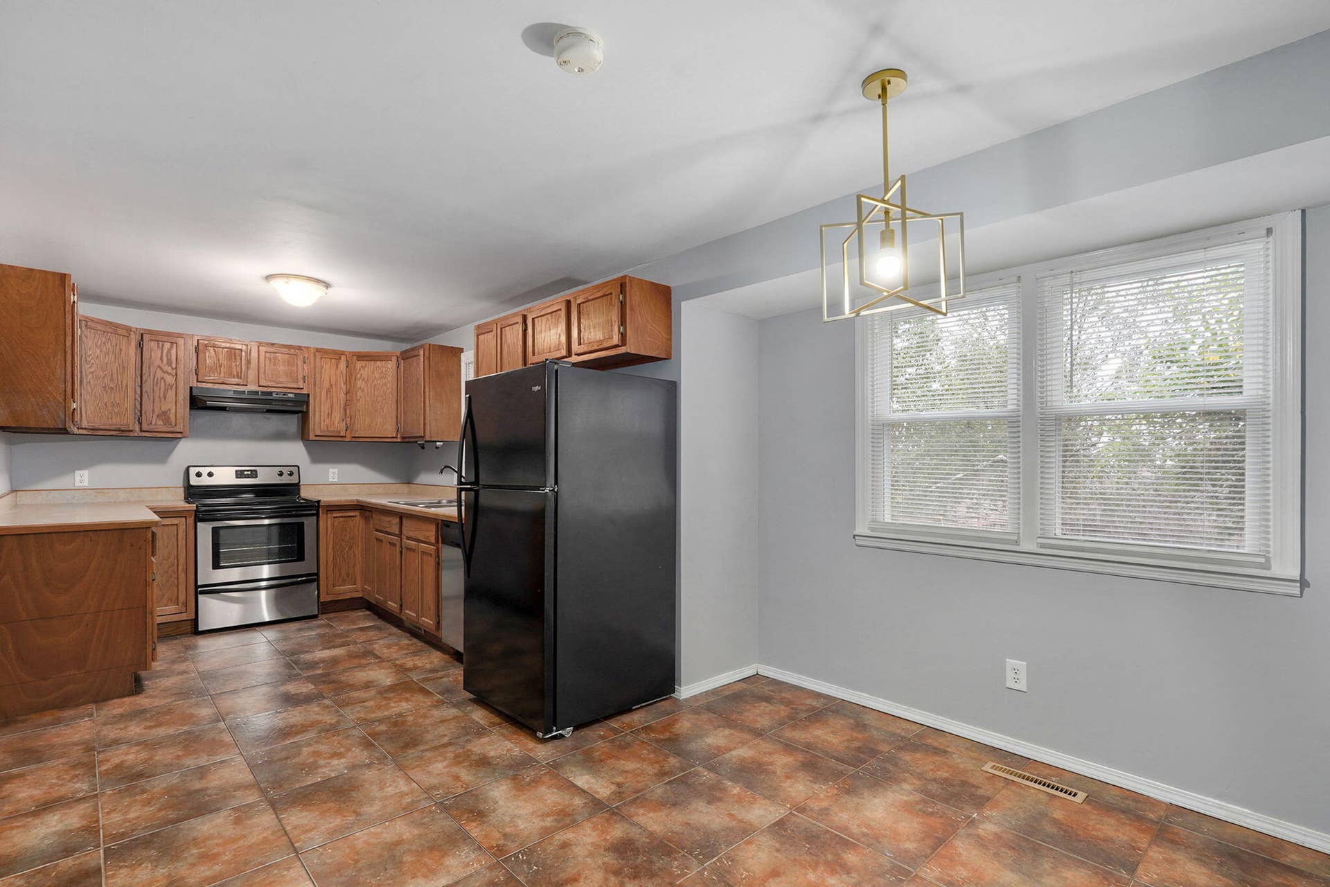 2653 W Blackburn Dr-10