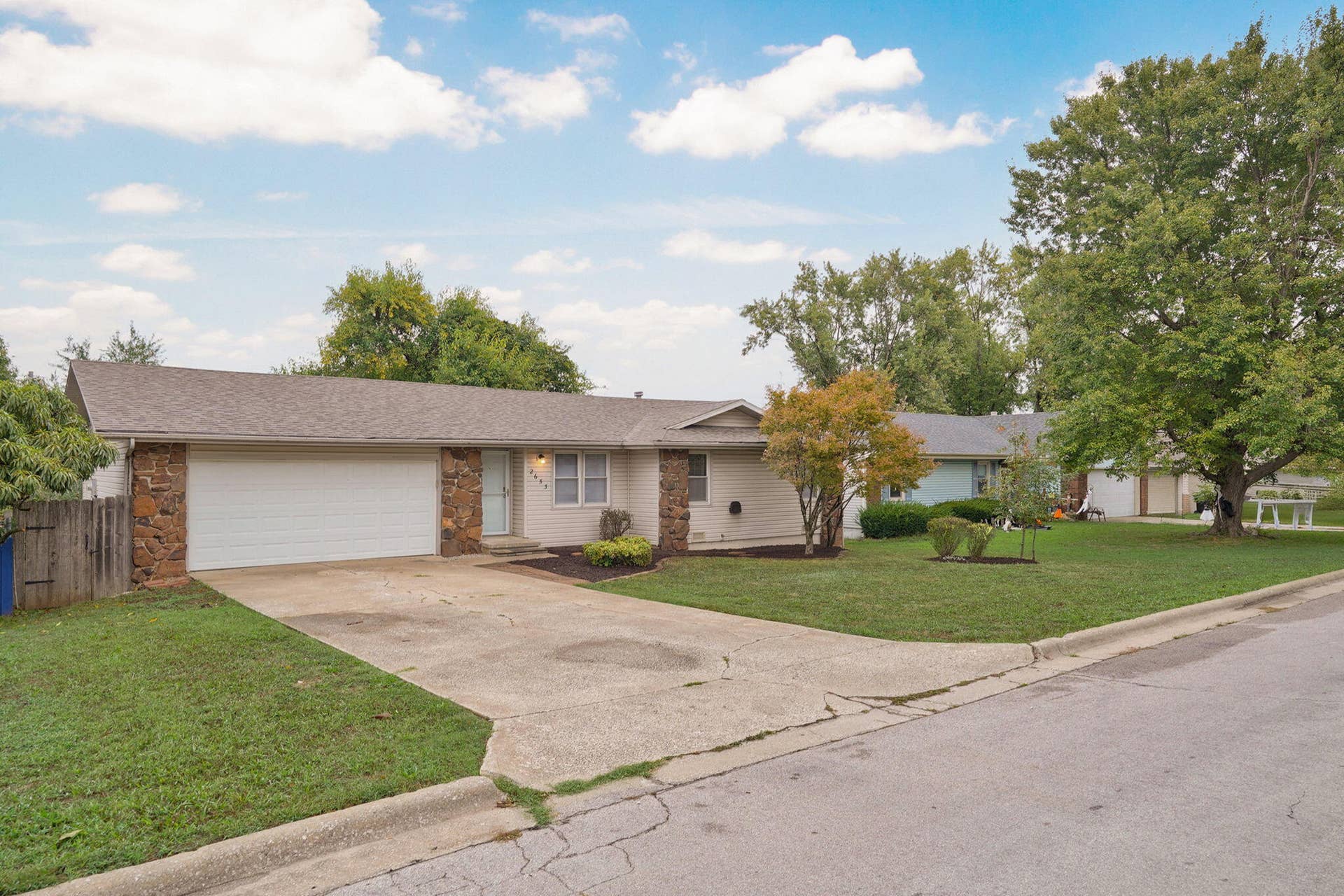 2653 W Blackburn Dr-3